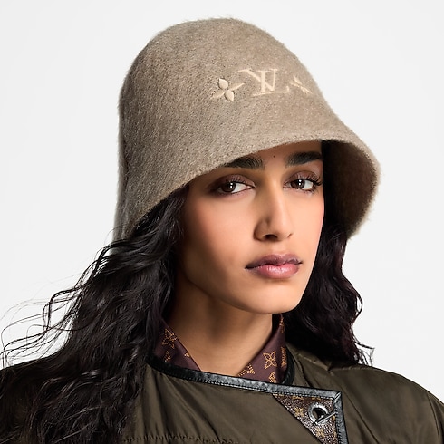 S00 액세서리 모자, 장갑 & 양말 LV 플러피 햇 | 루이비통 공식 온라인 스토어® (크게 보기)