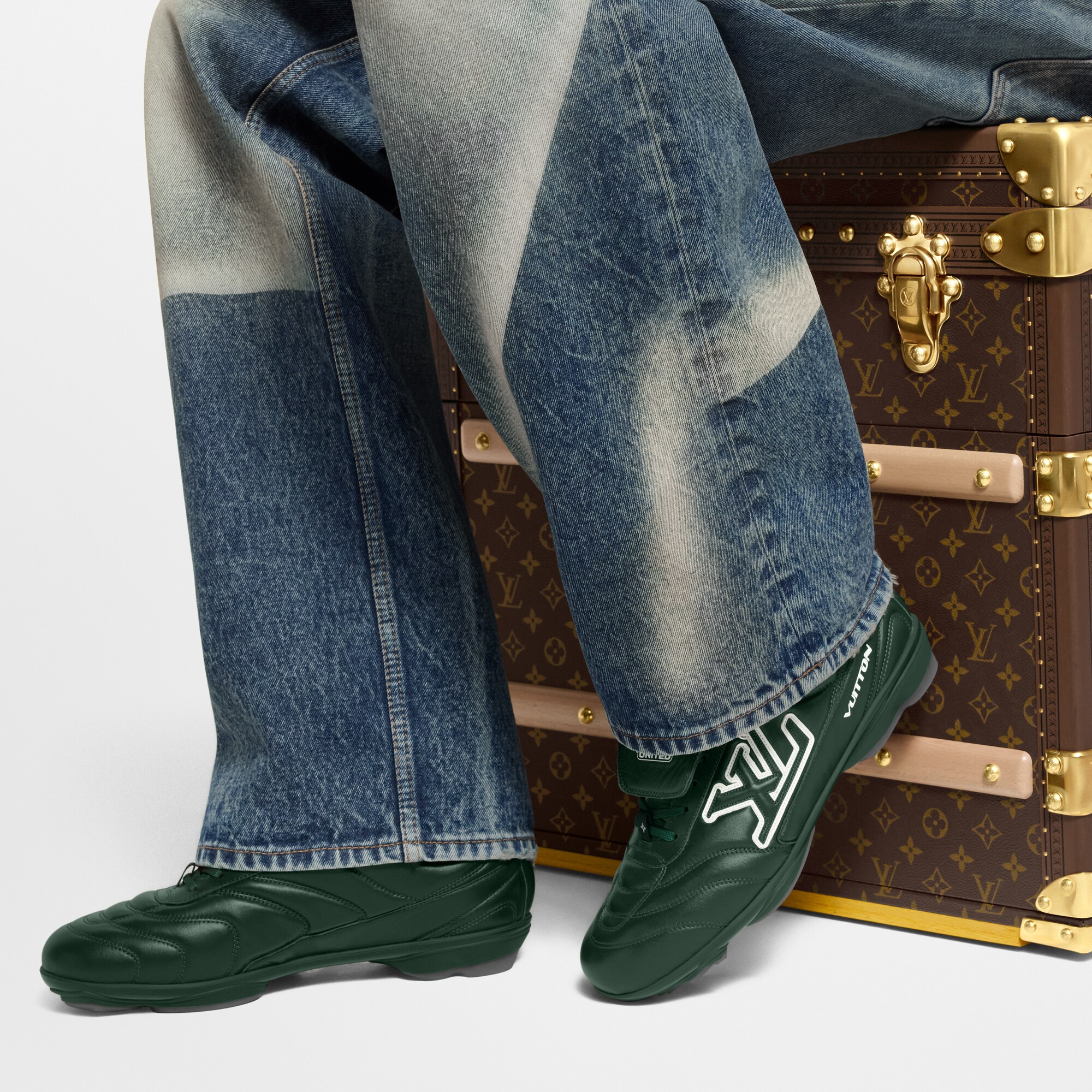  슈즈 스니커즈 LV 풋프린트 사커 스니커즈 | 루이비통 공식 온라인 스토어® (크게 보기)