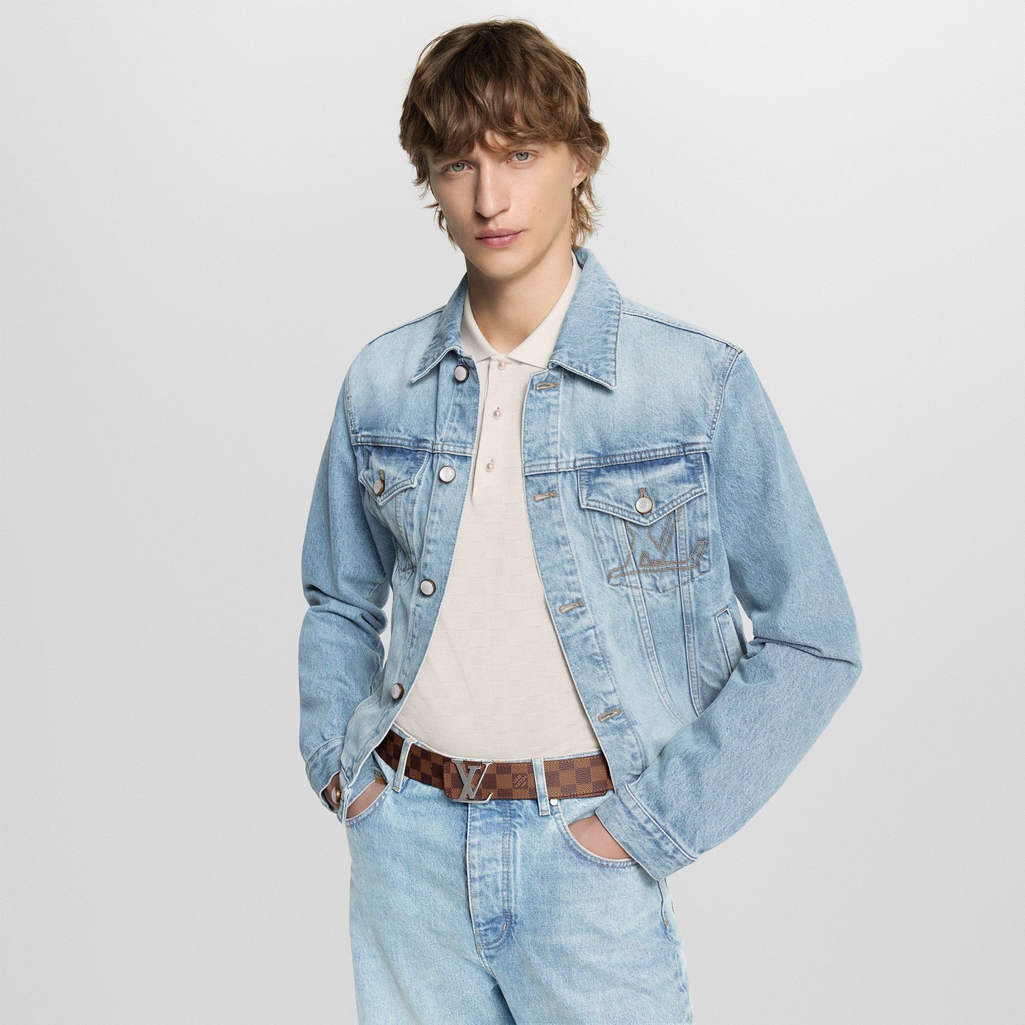 다미에 그라파이트 캔버스 액세서리 벨트 LV 이니셜 40MM 리버서블 벨트 | 루이비통 공식 온라인 스토어® (크게 보기)