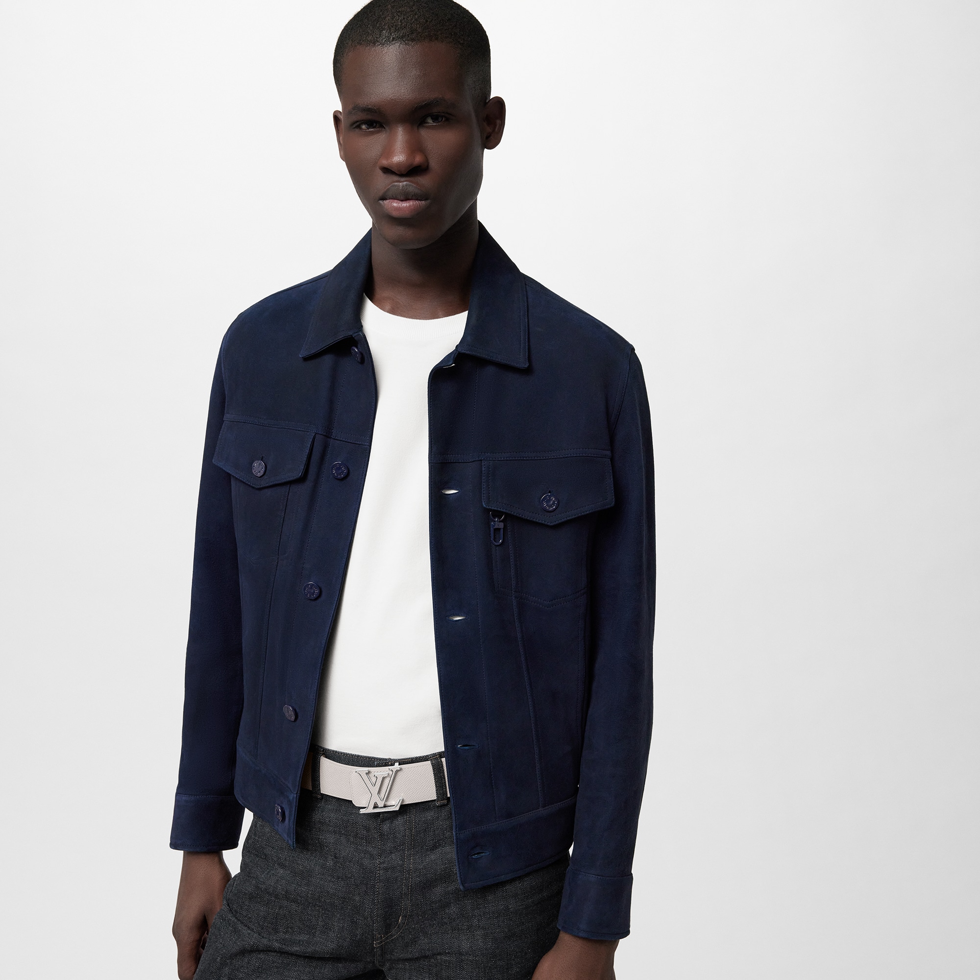 Taigarama 액세서리 벨트 LV 이니셜 40mm 리버서블 벨트 | 루이비통 공식 온라인 스토어® (크게 보기)