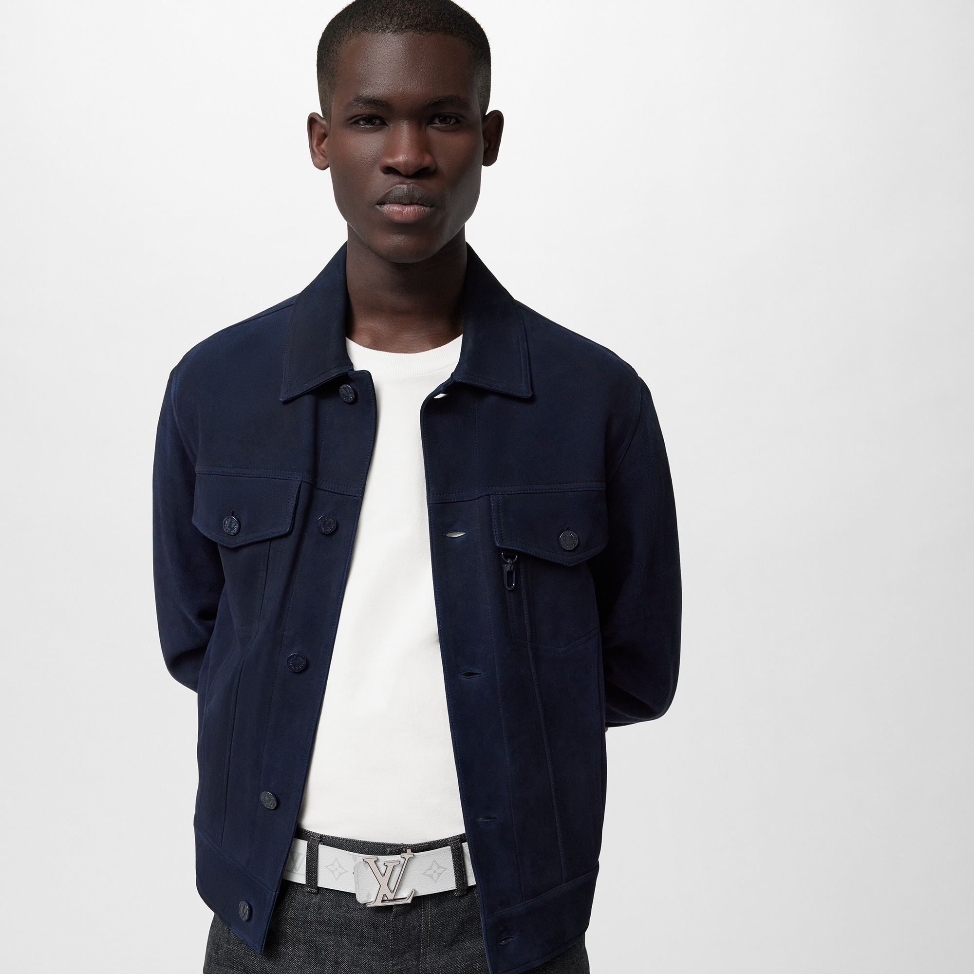 Taigarama 액세서리 벨트 LV 이니셜 40mm 리버서블 벨트 | 루이비통 공식 온라인 스토어® (크게 보기)