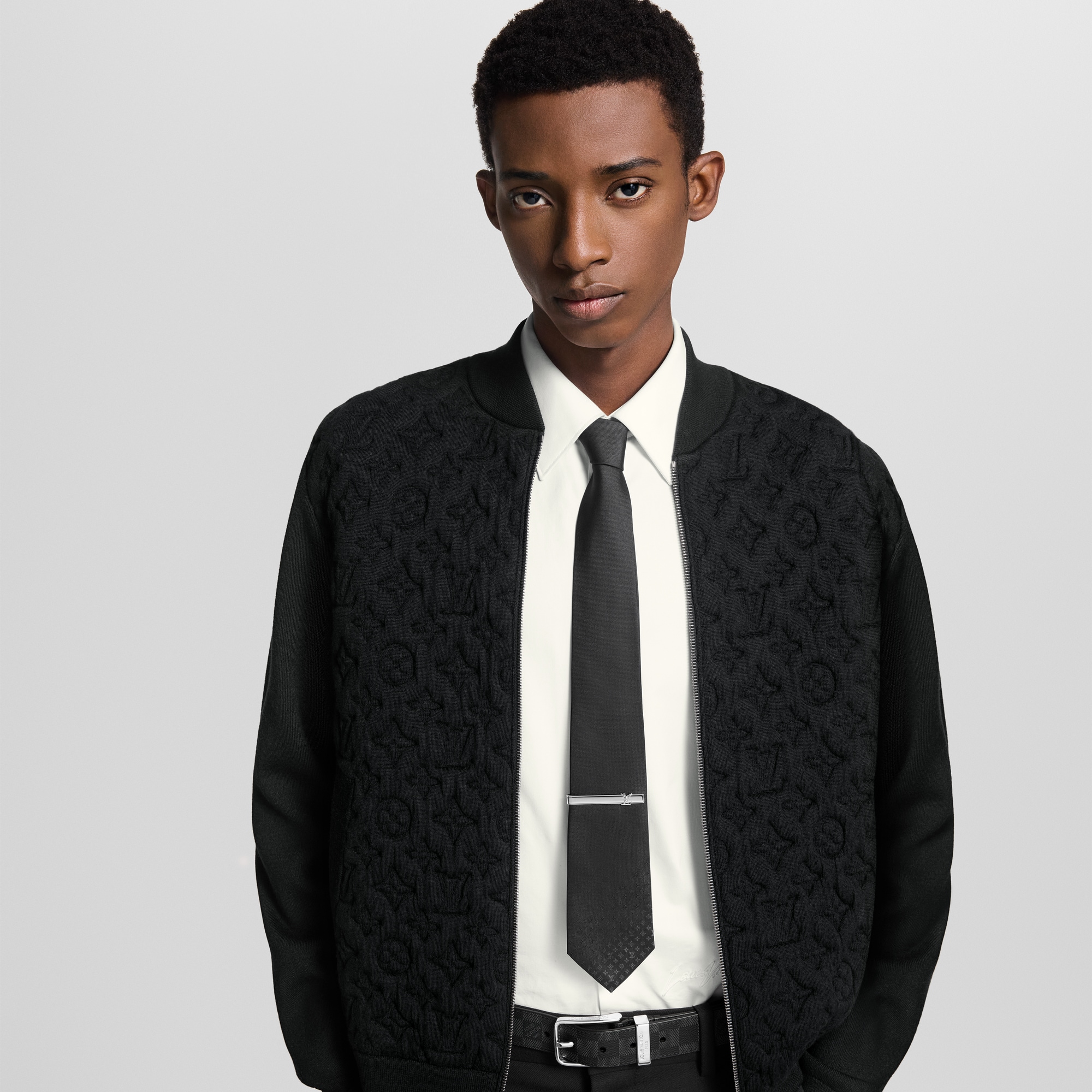 S00 패션 주얼리 패션 주얼리 전체 보기 LV 이니셜 타이 클립 | 루이비통 공식 온라인 스토어® (크게 보기)