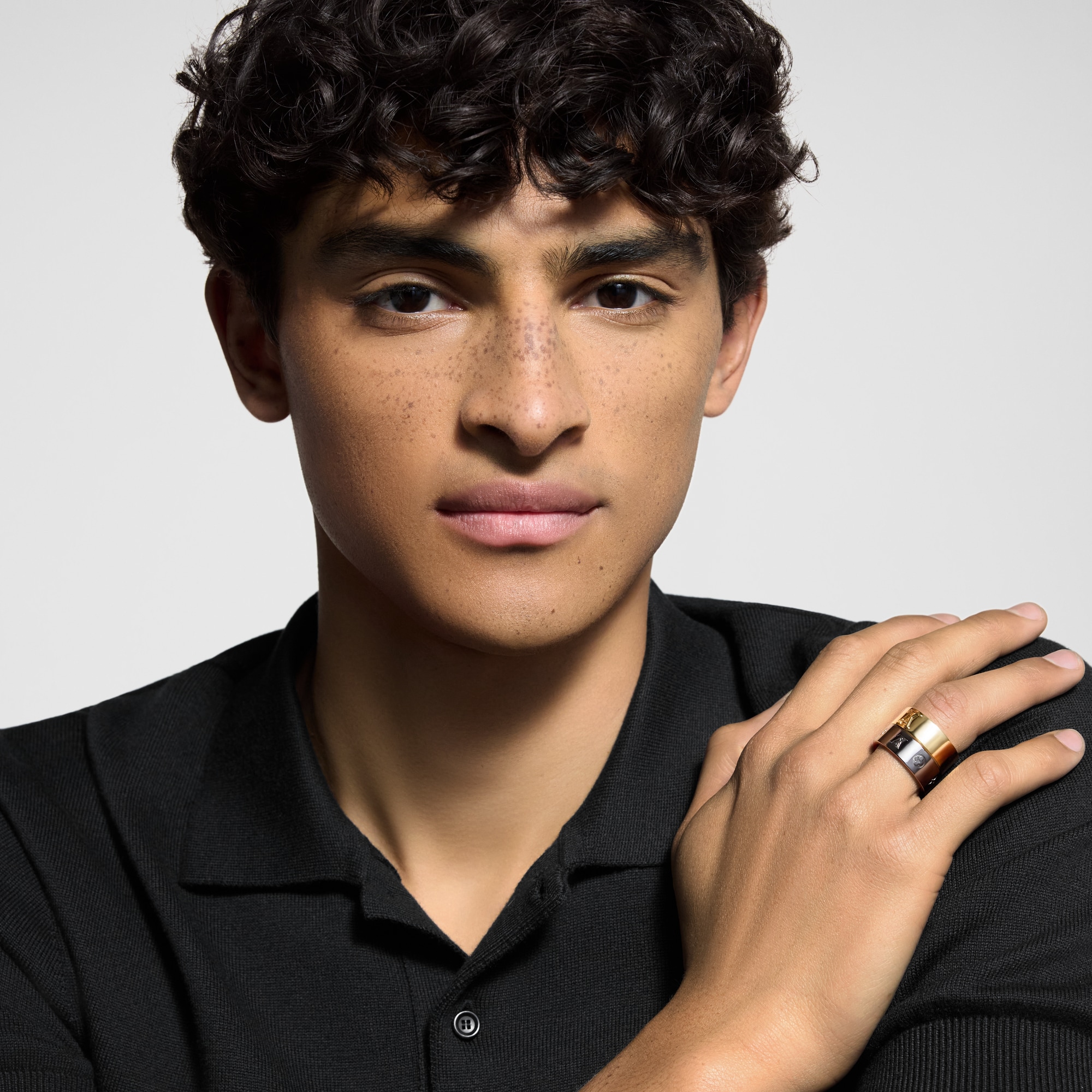 S00 패션 주얼리 패션 주얼리 전체 보기 LV 인스팅트 반지 2개 세트 | 루이비통 공식 온라인 스토어® (크게 보기)