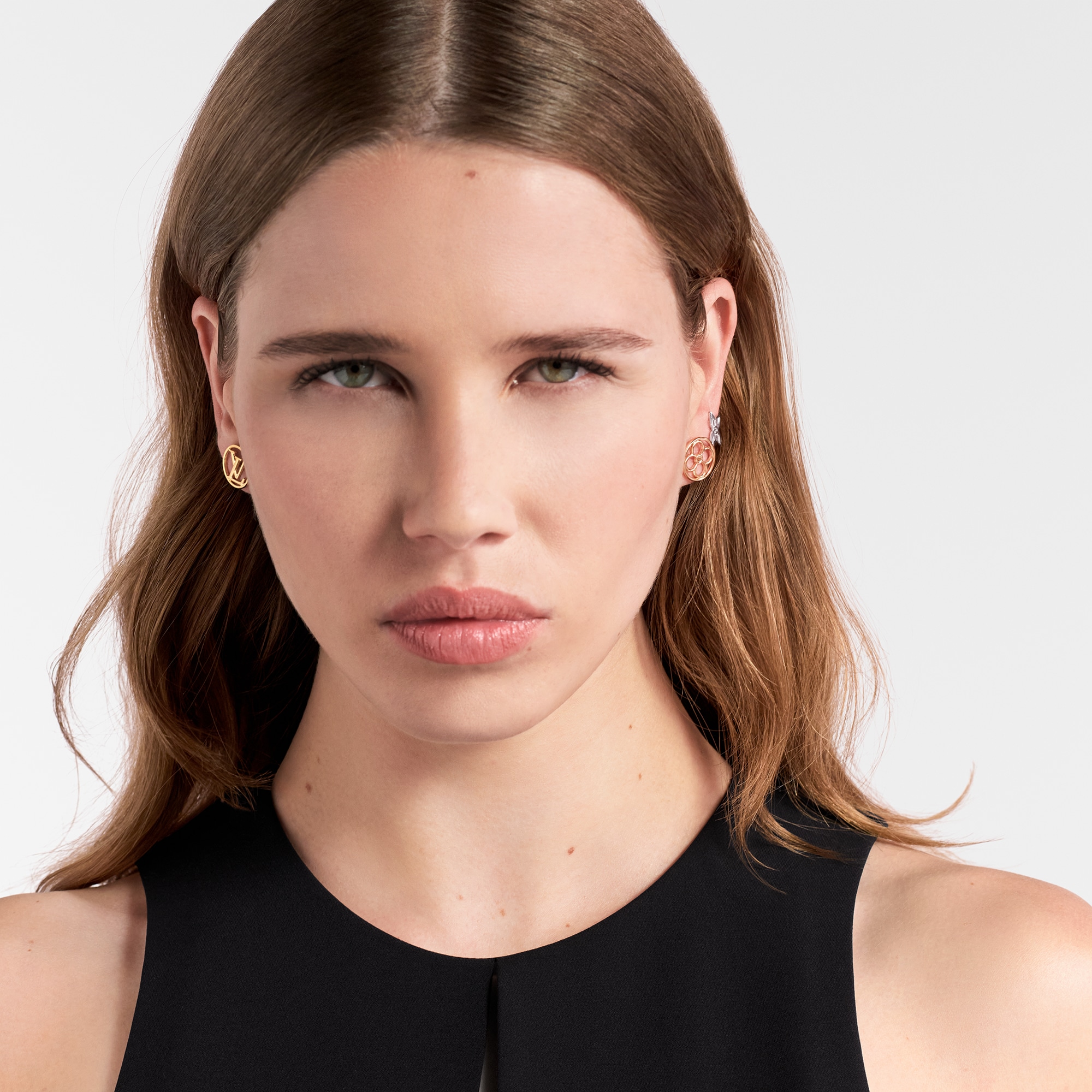 S00 패션 주얼리 패션 주얼리 전체보기 LV 레이스 귀걸이 | 루이비통 공식 온라인 스토어® (크게 보기)