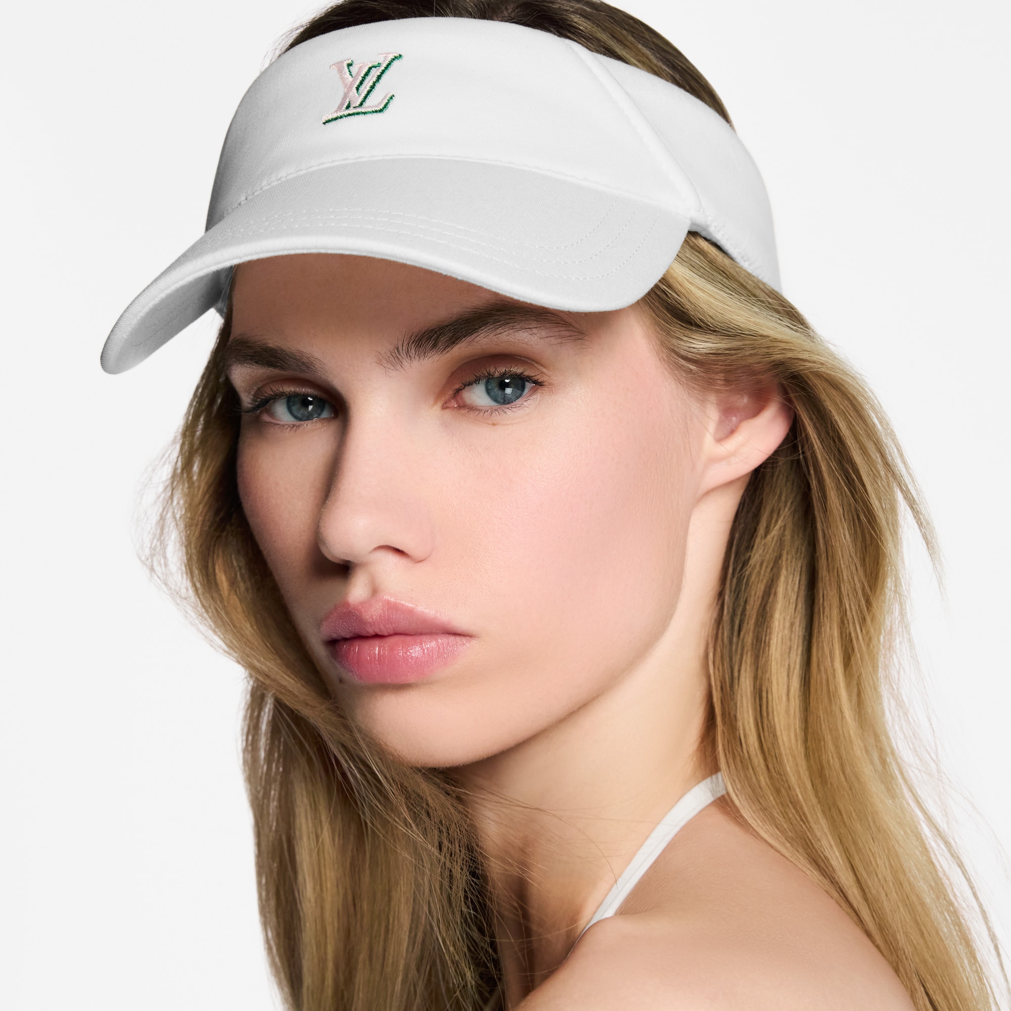 S00 액세서리 모자, 장갑 & 양말 LV 리그 바이저 | 루이비통 공식 온라인 스토어® (크게 보기)