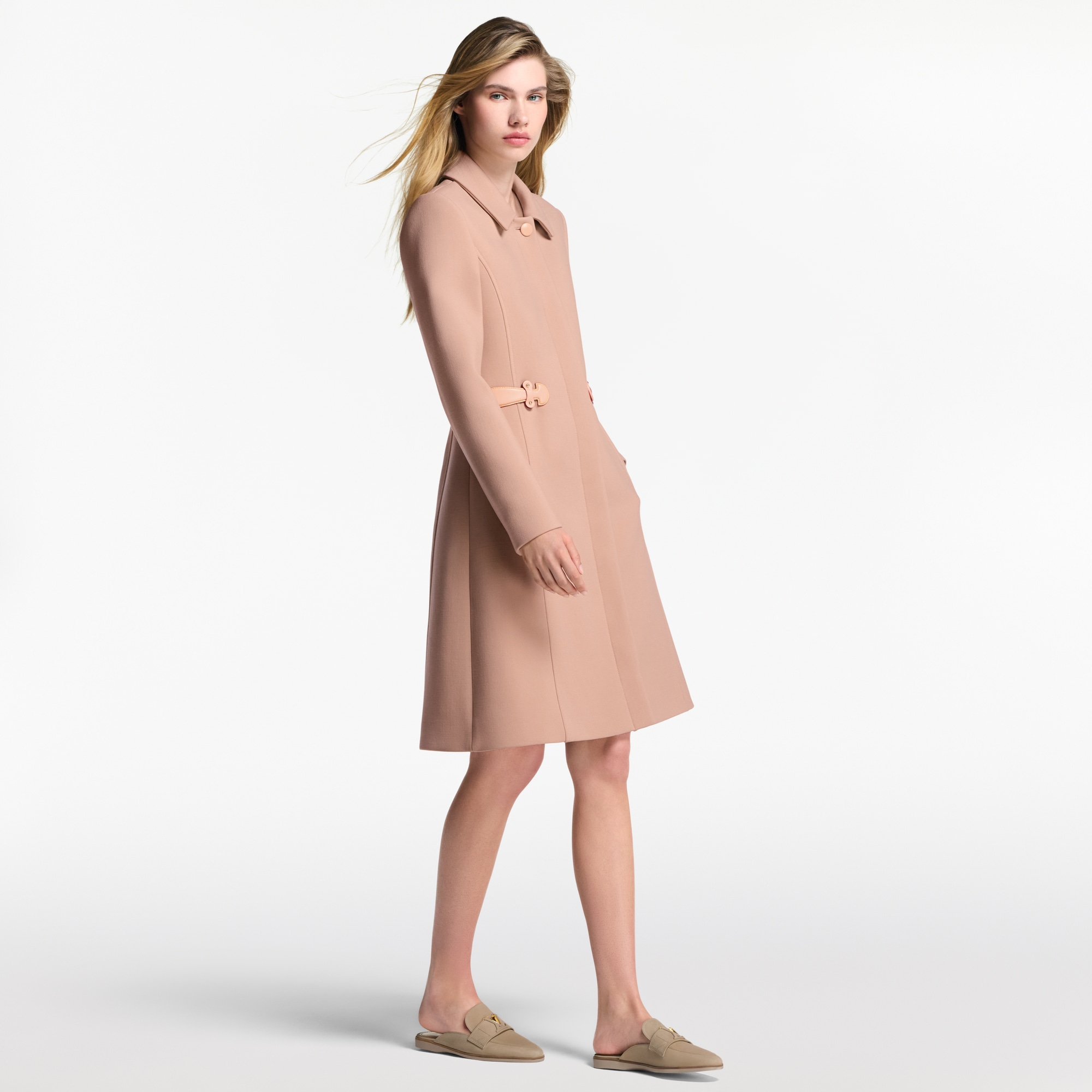  슈즈 로퍼 & 발레리나 LV 마레 플렉스 오픈 백 로퍼 | 루이비통 공식 온라인 스토어® (크게 보기)