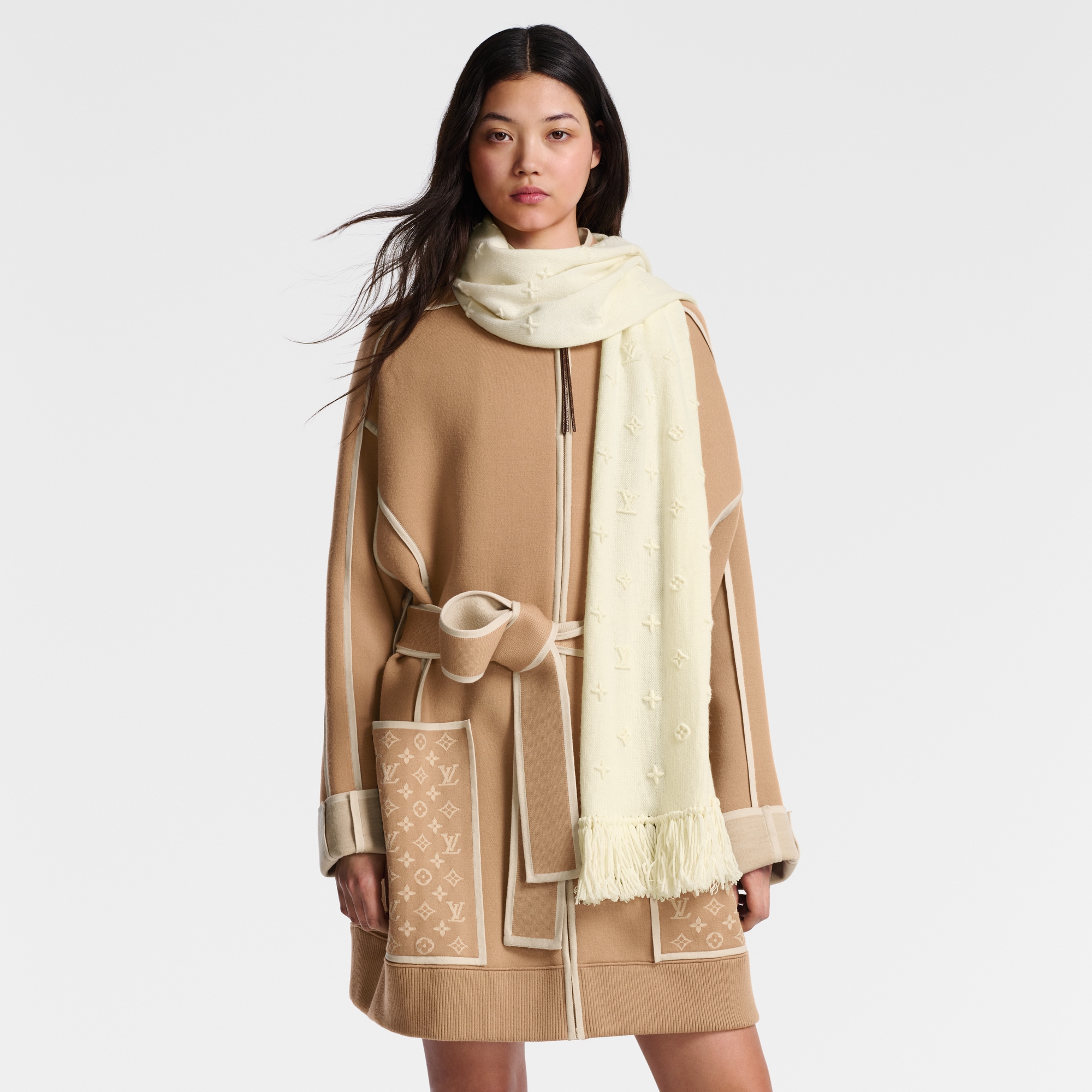 S00 액세서리 스카프 LV 모노그램 3D 스카프 | 루이비통 공식 온라인 스토어® (크게 보기)