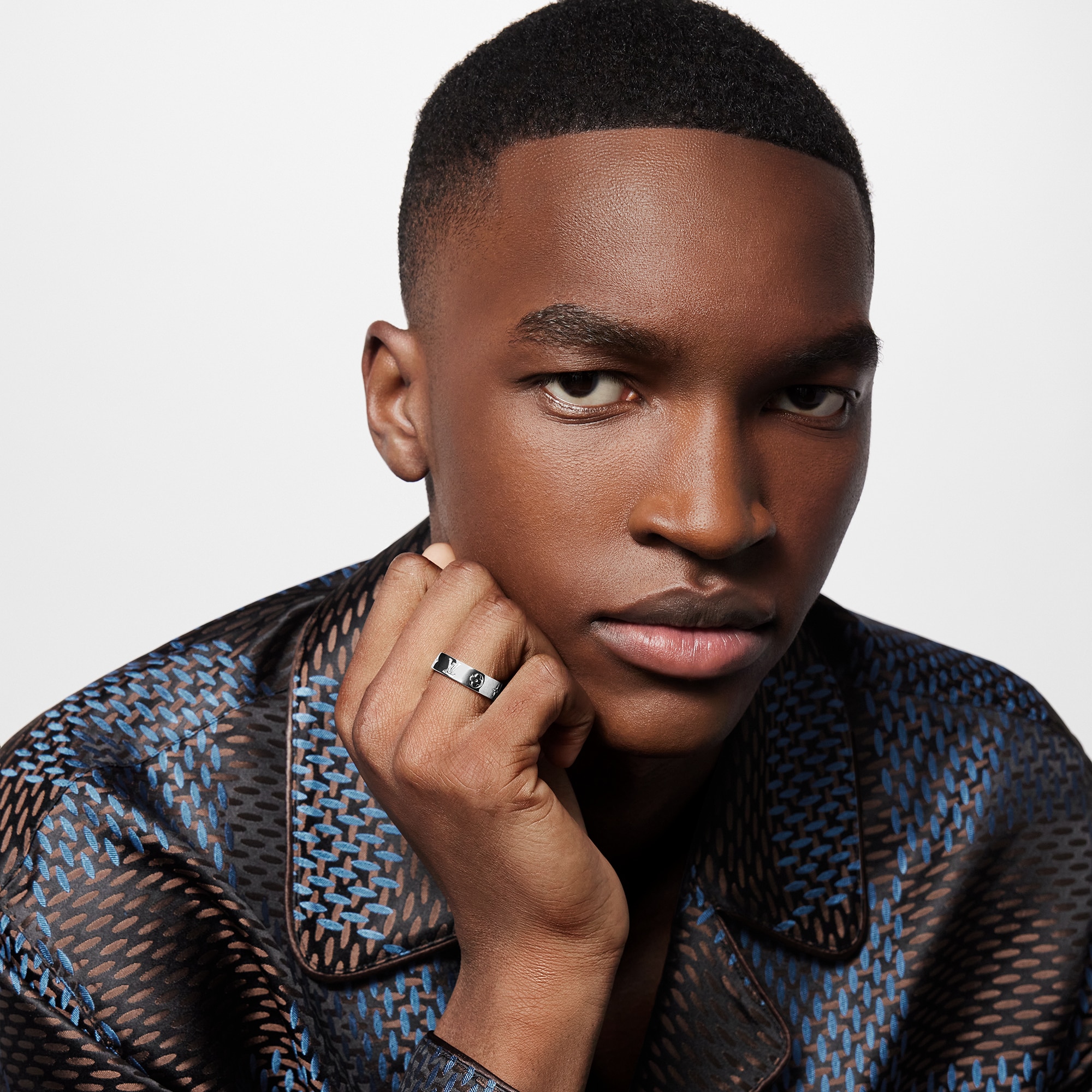 S00 패션 주얼리 반지 LV 모자이크 씬 반지 | 루이비통 공식 온라인 스토어® (크게 보기)