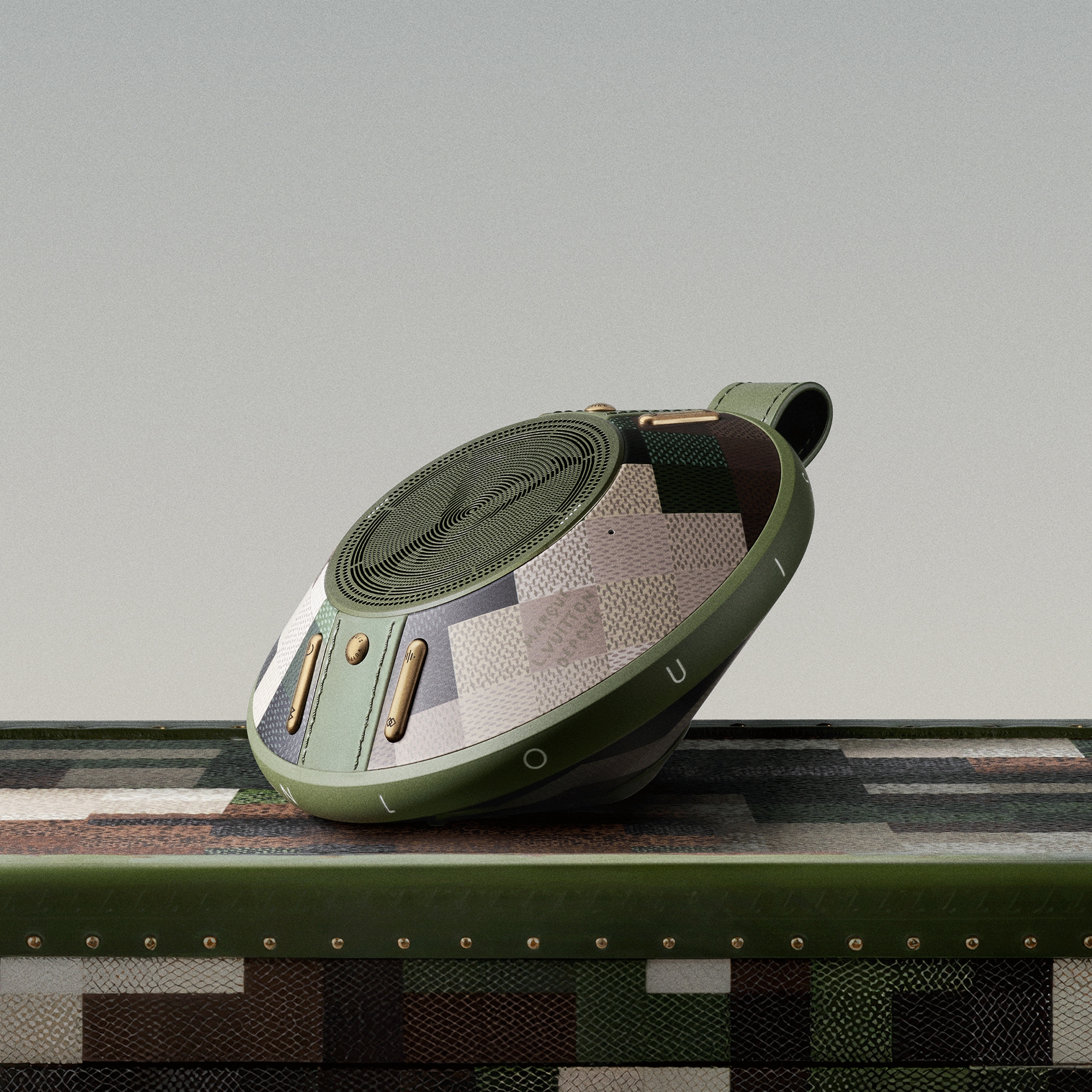  워치 메이킹 커넥티트 워치 LV 나노그램 (LV Nanogram) 다모플라주 | 루이비통 공식 온라인 스토어® (크게 보기)