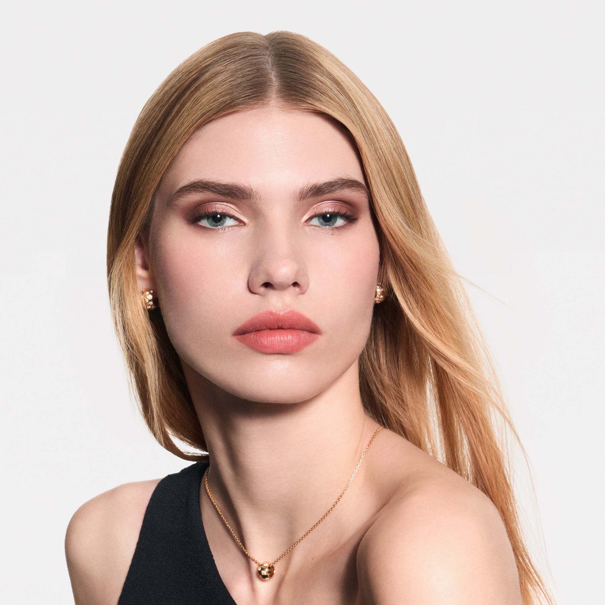  아이 } LV 옴브르 - 아이섀도우 팔레트 | 루이비통 공식 온라인 스토어® (크게 보기)