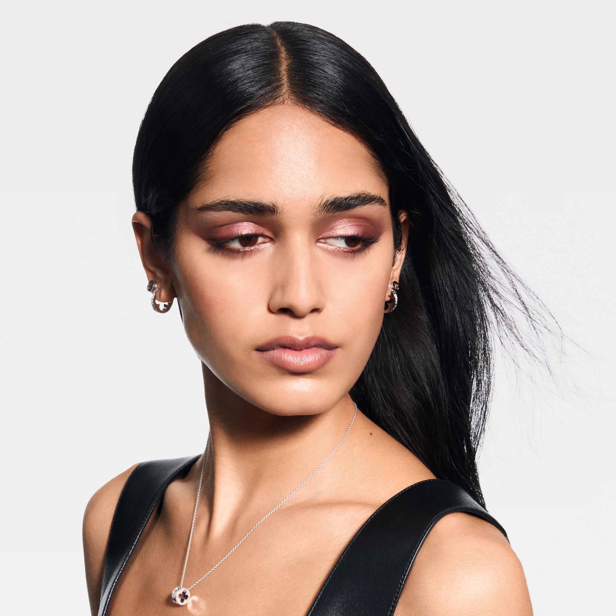  아이 } LV 옴브르 - 아이섀도우 팔레트 리필 | 루이비통 공식 온라인 스토어® (크게 보기)