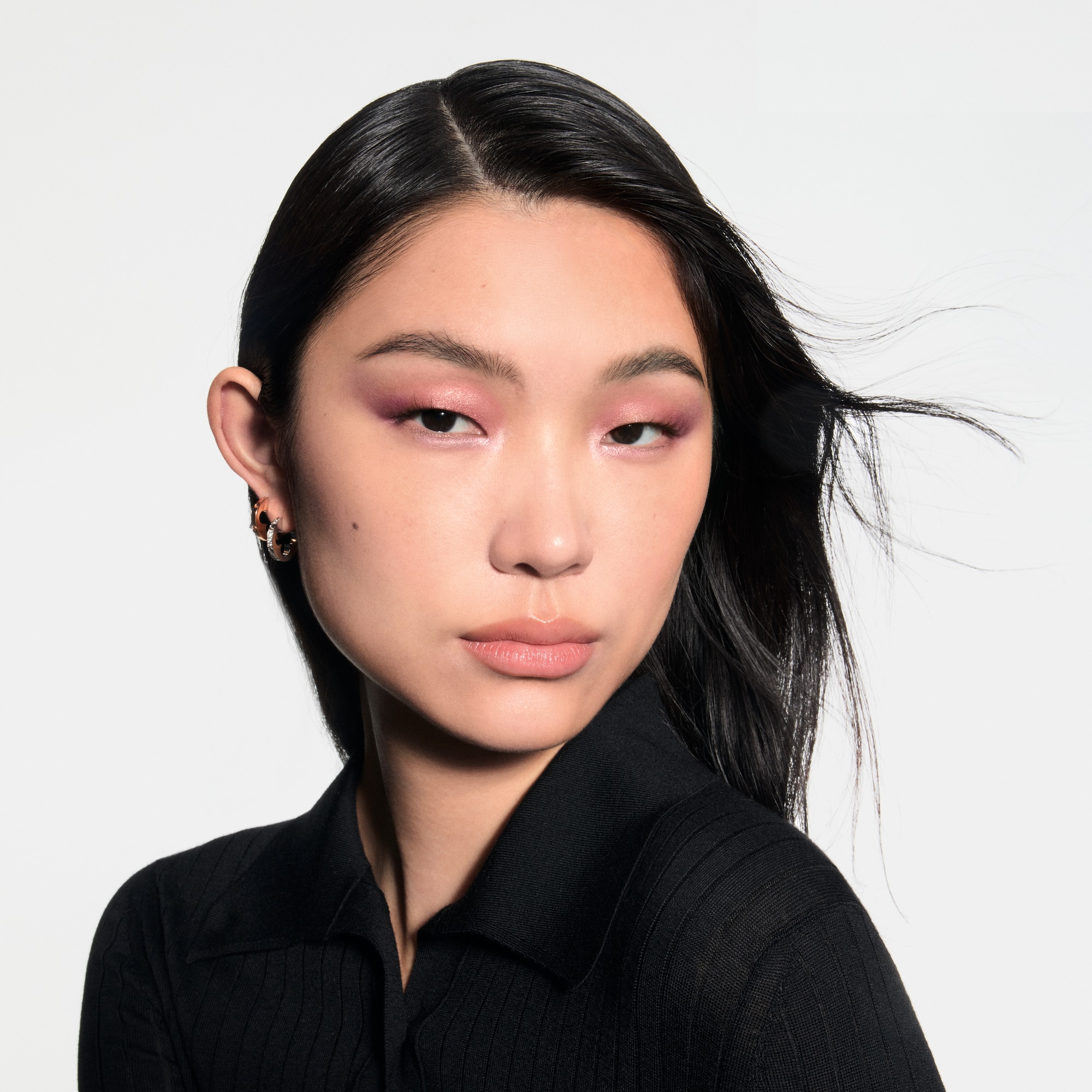  아이 } LV 옴브르 - 아이섀도우 팔레트 리필 | 루이비통 공식 온라인 스토어® (크게 보기)