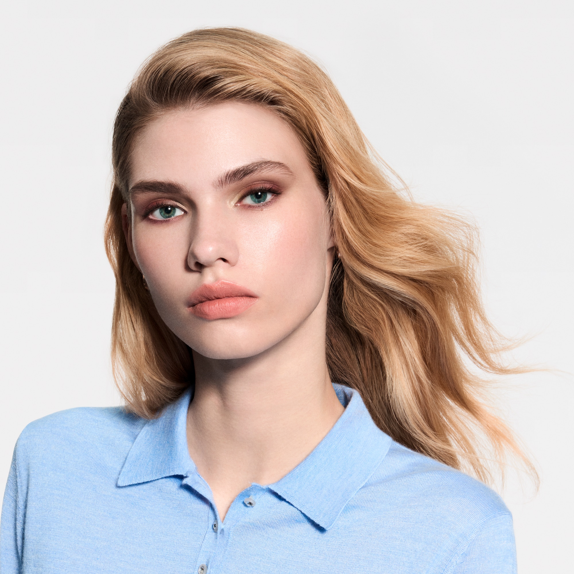  아이 } LV 옴브르 - 아이섀도우 팔레트 리필 | 루이비통 공식 온라인 스토어® (크게 보기)