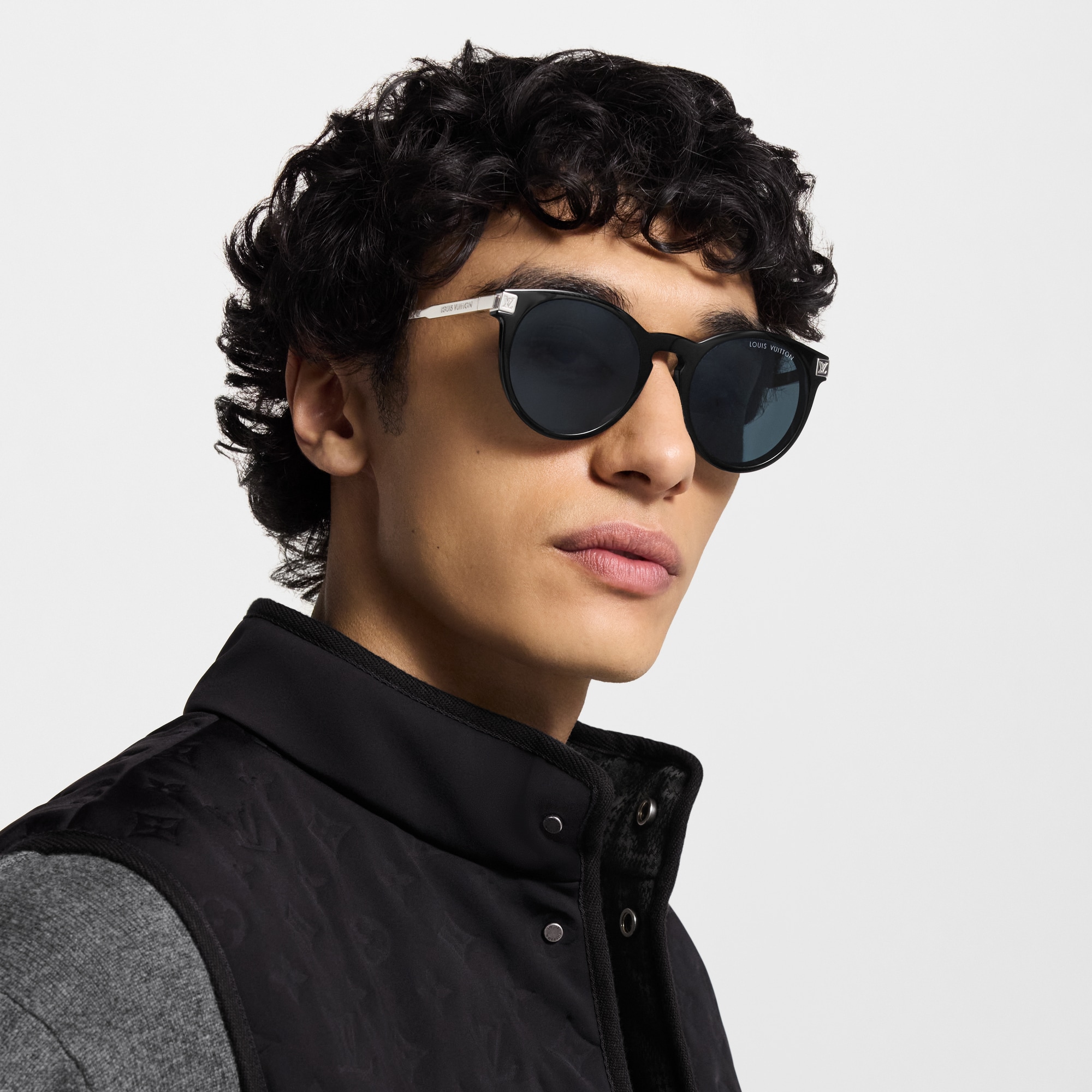S00 액세서리 선글라스 LV 라이즈 라운드 선글라스 | 루이비통 공식 온라인 스토어® (크게 보기)