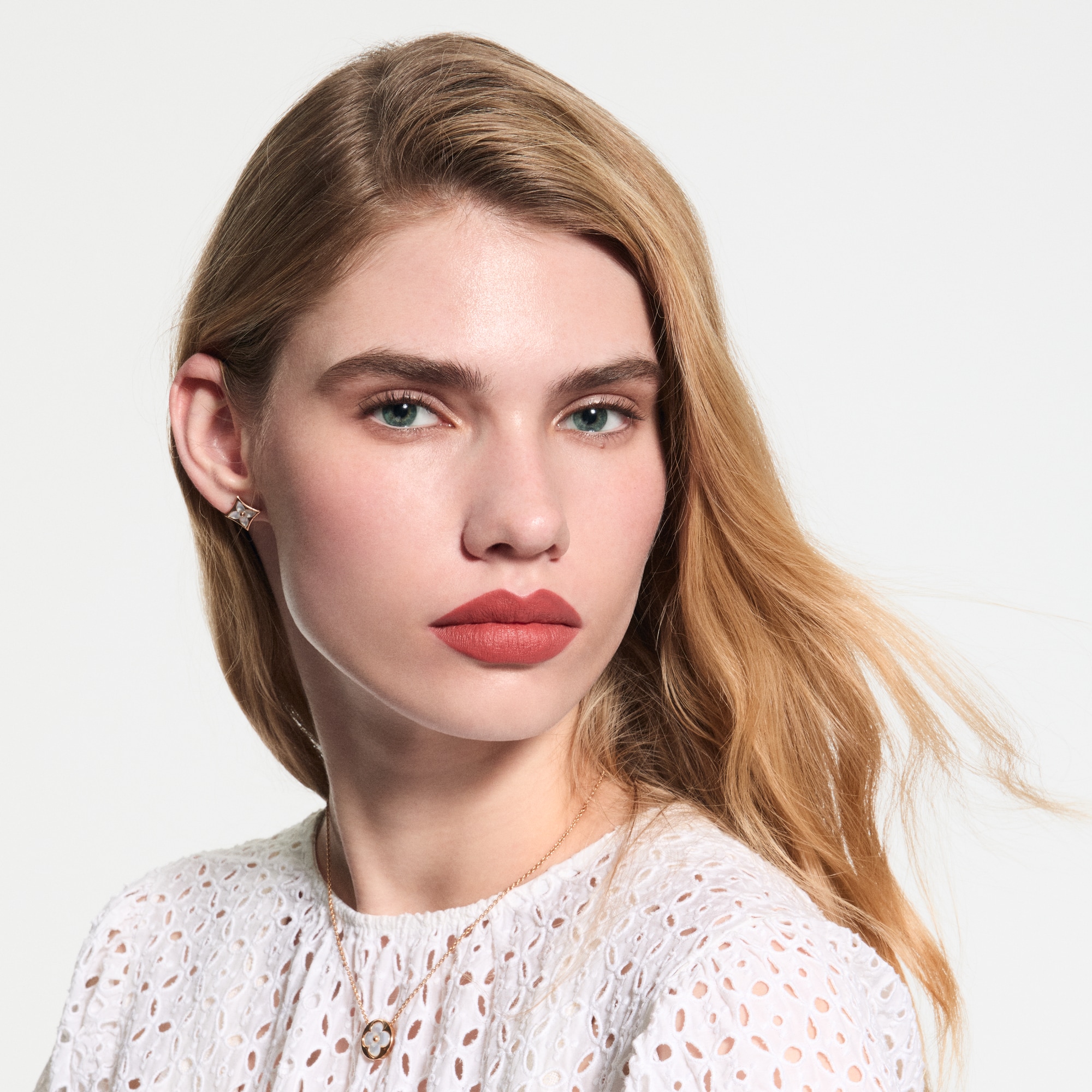  립 } LV 루즈 - 매트 립스틱 | 루이비통 공식 온라인 스토어® (크게 보기)