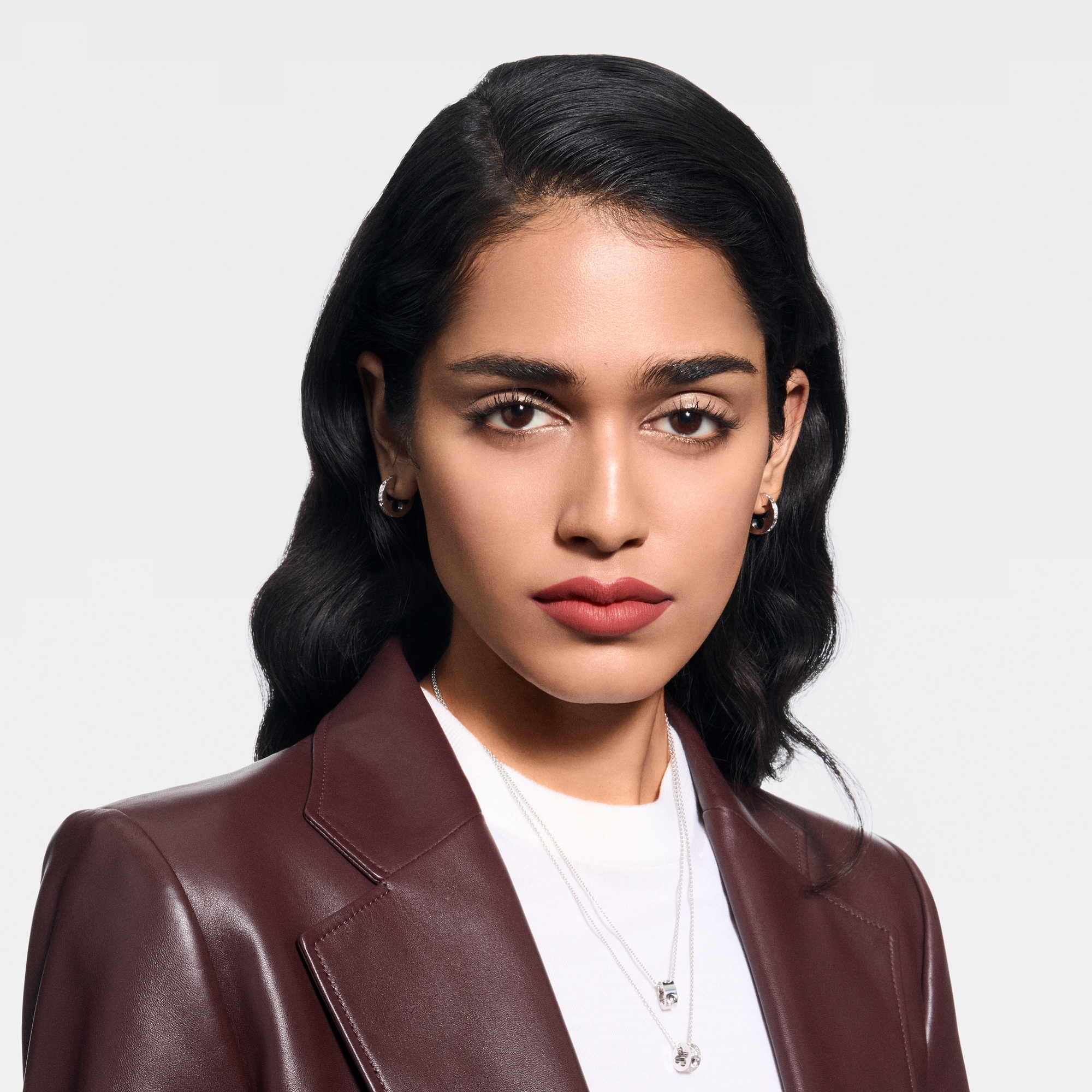  립 } LV 루즈 - 매트 립스틱 | 루이비통 공식 온라인 스토어® (크게 보기)