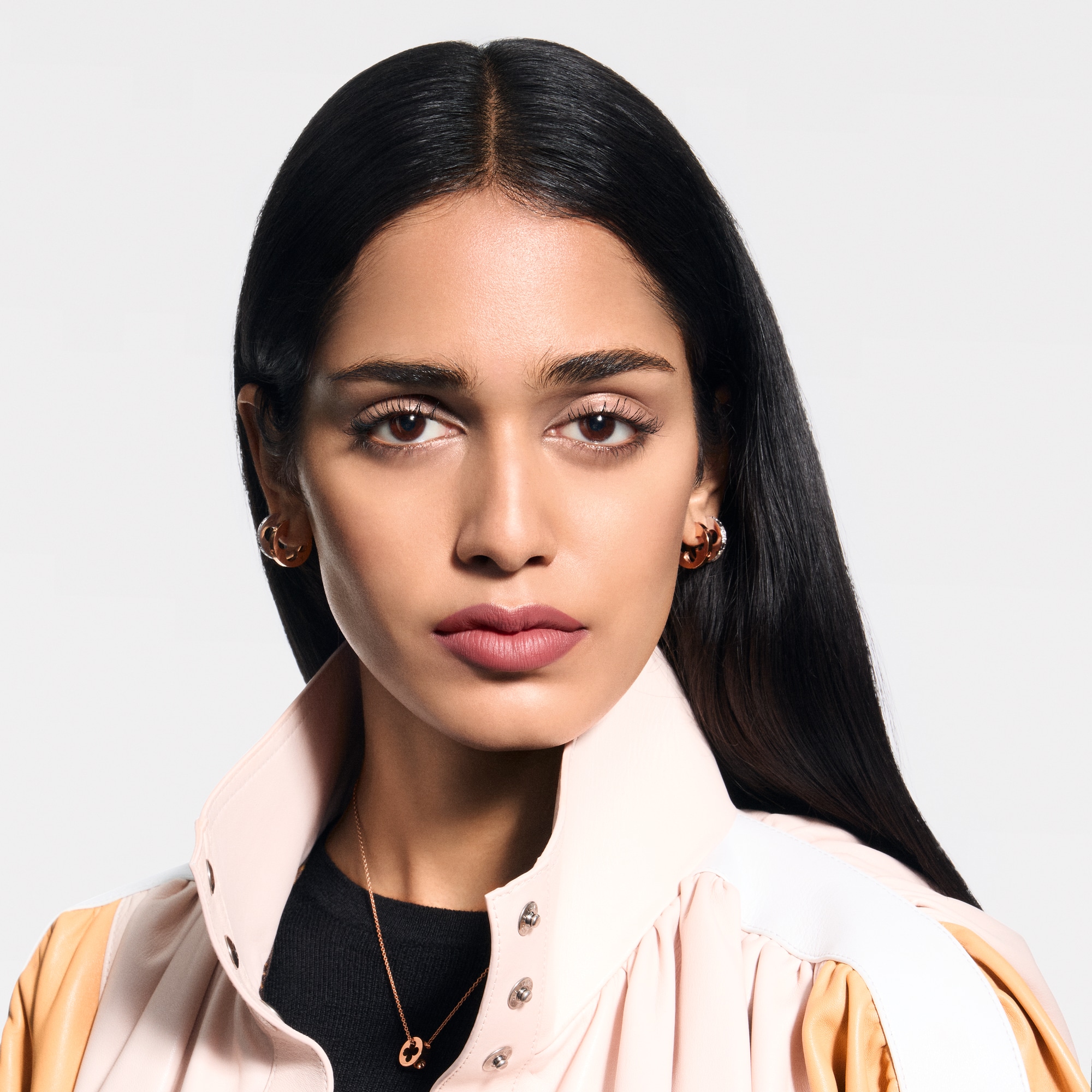  립 } LV 루즈 - 매트 립스틱 | 루이비통 공식 온라인 스토어® (크게 보기)