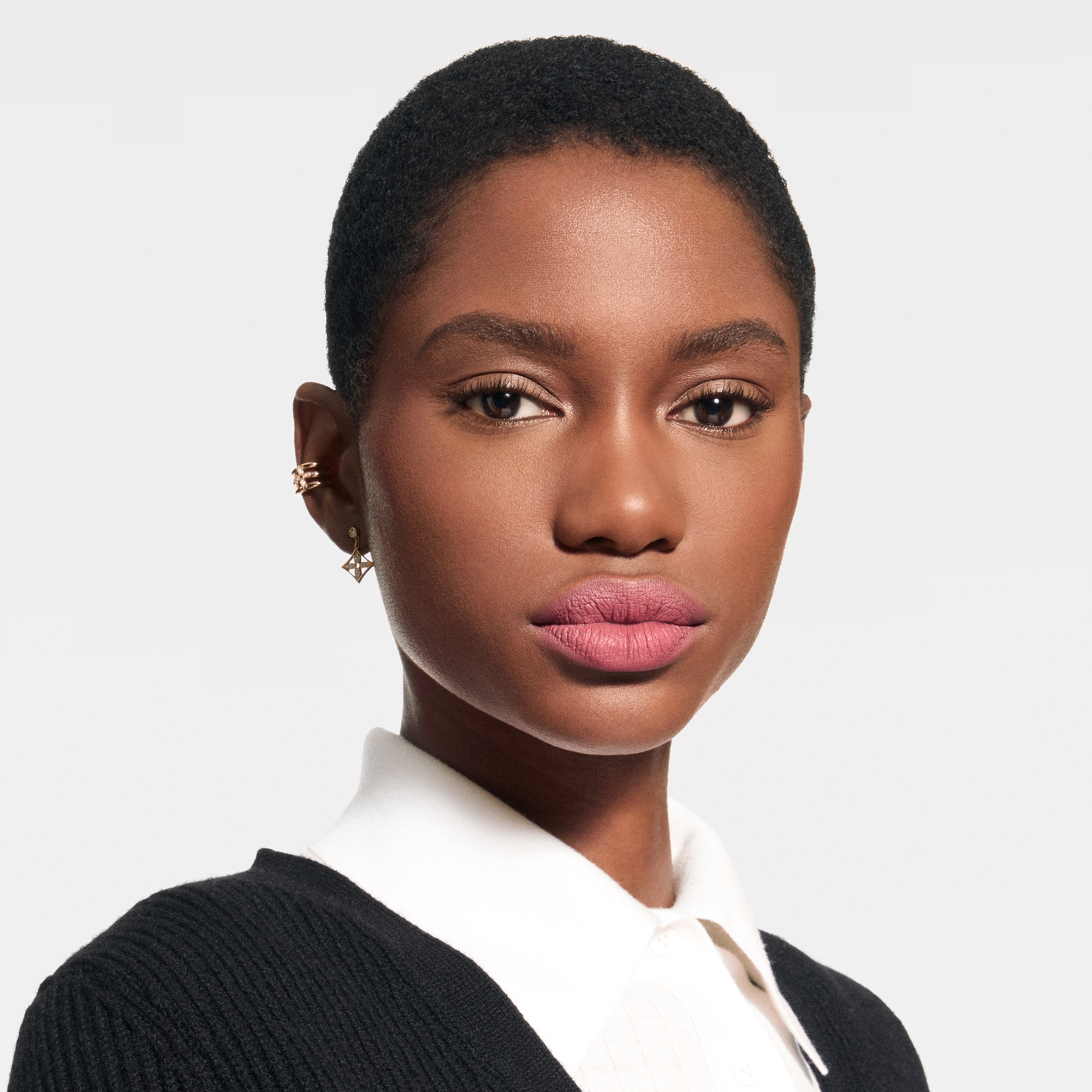  립 } LV 루즈 - 매트 립스틱 | 루이비통 공식 온라인 스토어® (크게 보기)