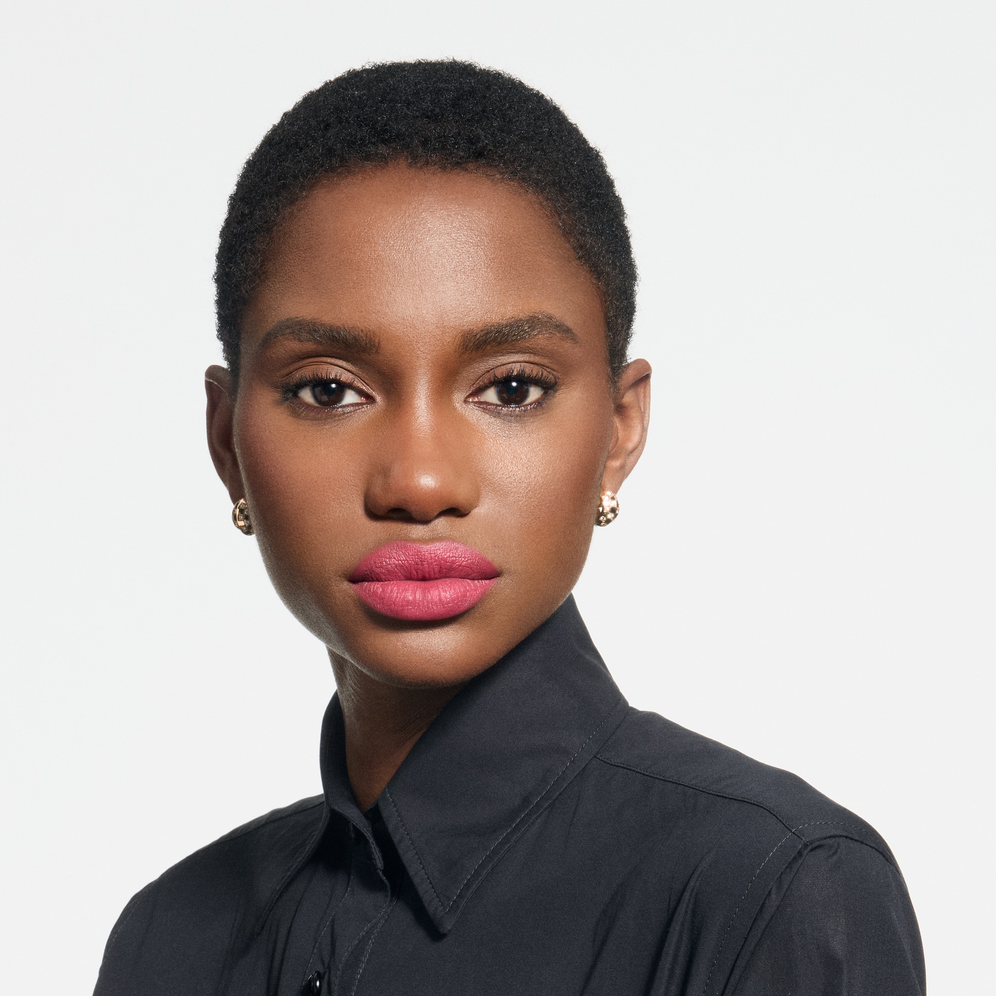  립 } LV 루즈 - 매트 립스틱 | 루이비통 공식 온라인 스토어® (크게 보기)