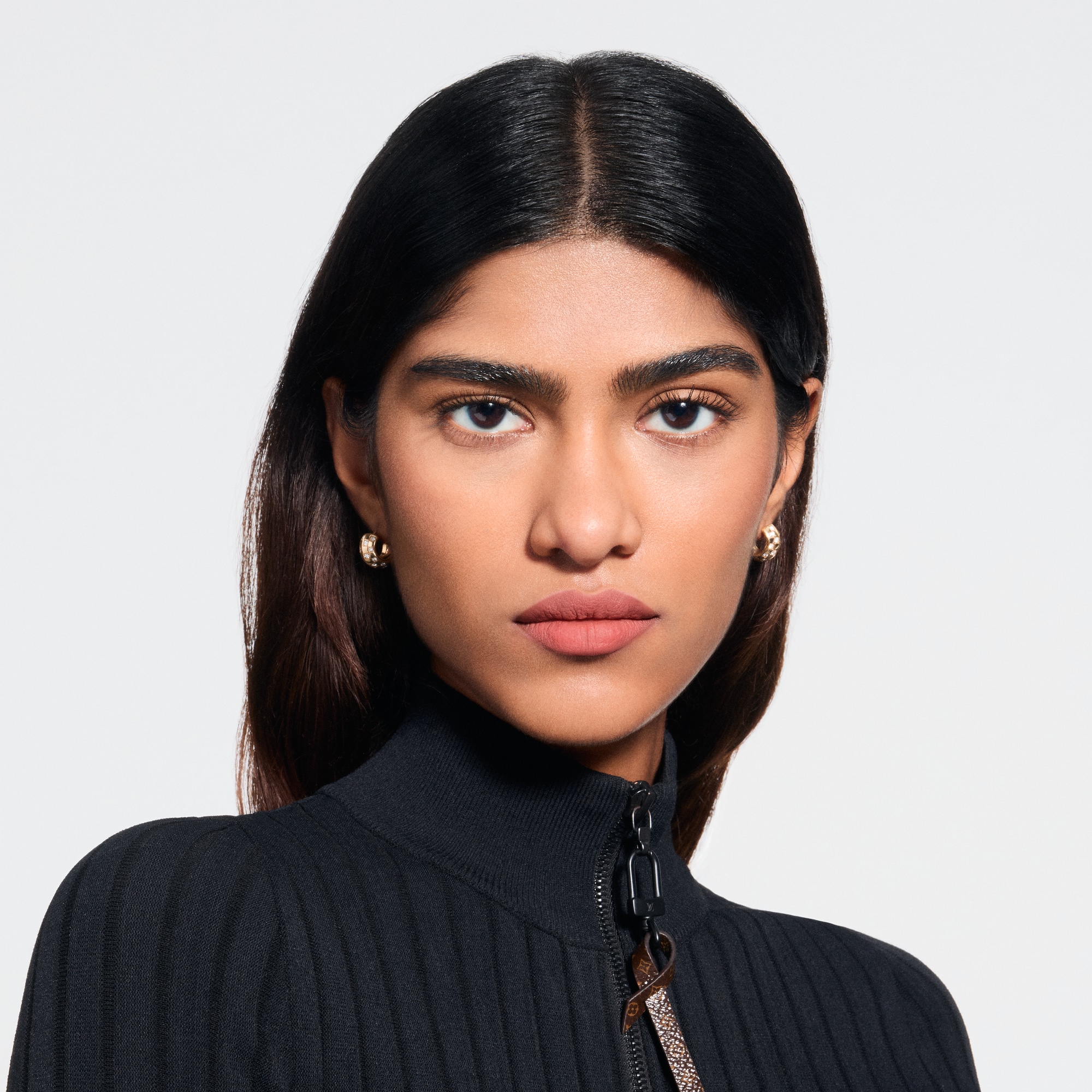  립 } LV 루즈 - 매트 립스틱 | 루이비통 공식 온라인 스토어® (크게 보기)