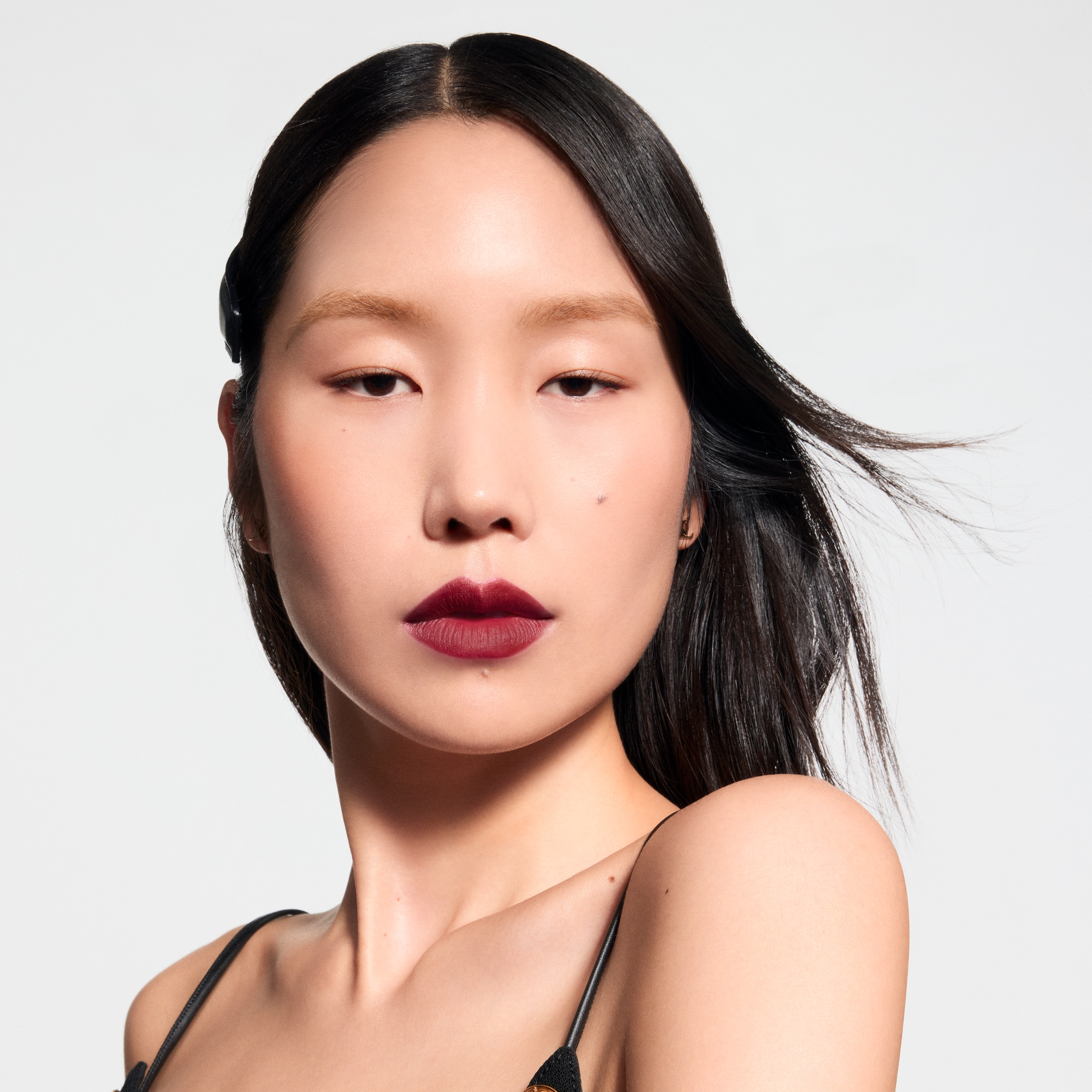  립 } LV 루즈 - 매트 립스틱 | 루이비통 공식 온라인 스토어® (크게 보기)