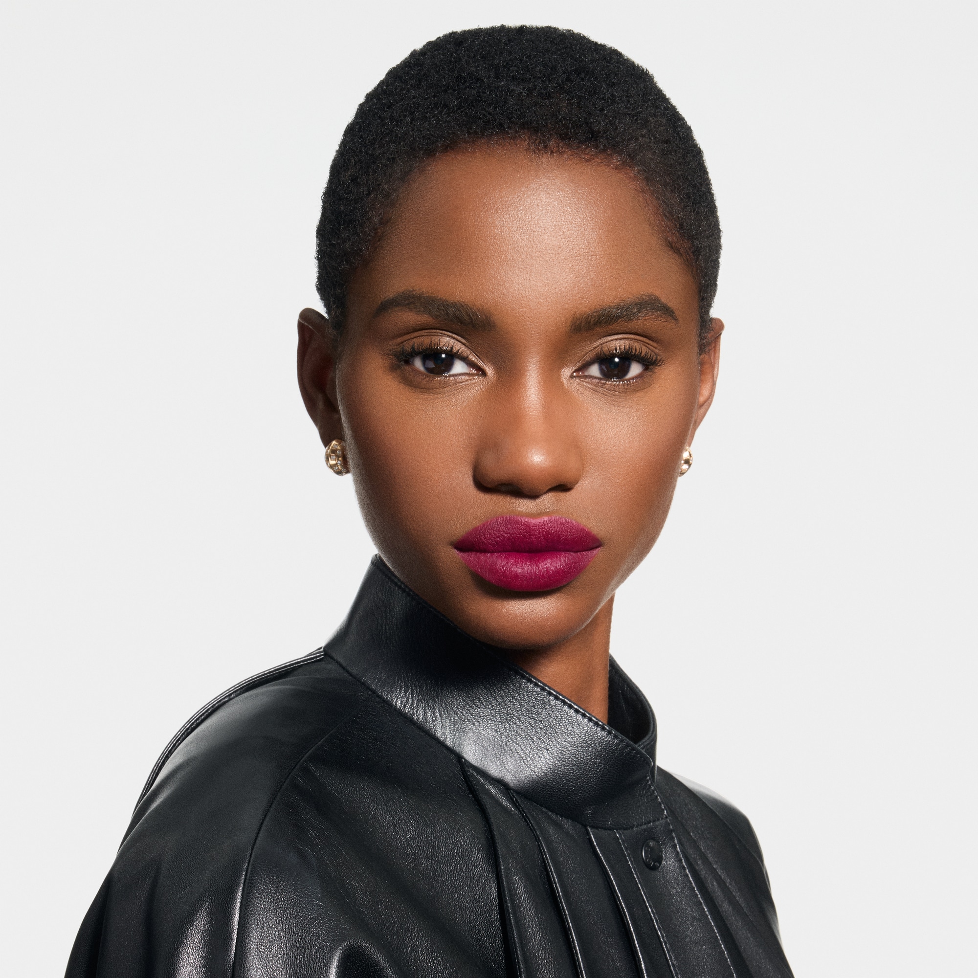  립 } LV 루즈 - 매트 립스틱 | 루이비통 공식 온라인 스토어® (크게 보기)