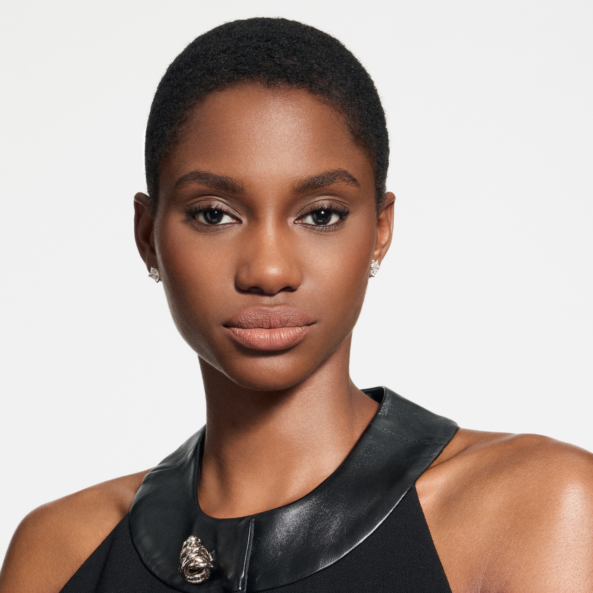  립 } LV 루즈 - 매트 립스틱 리필 | 루이비통 공식 온라인 스토어® (크게 보기)