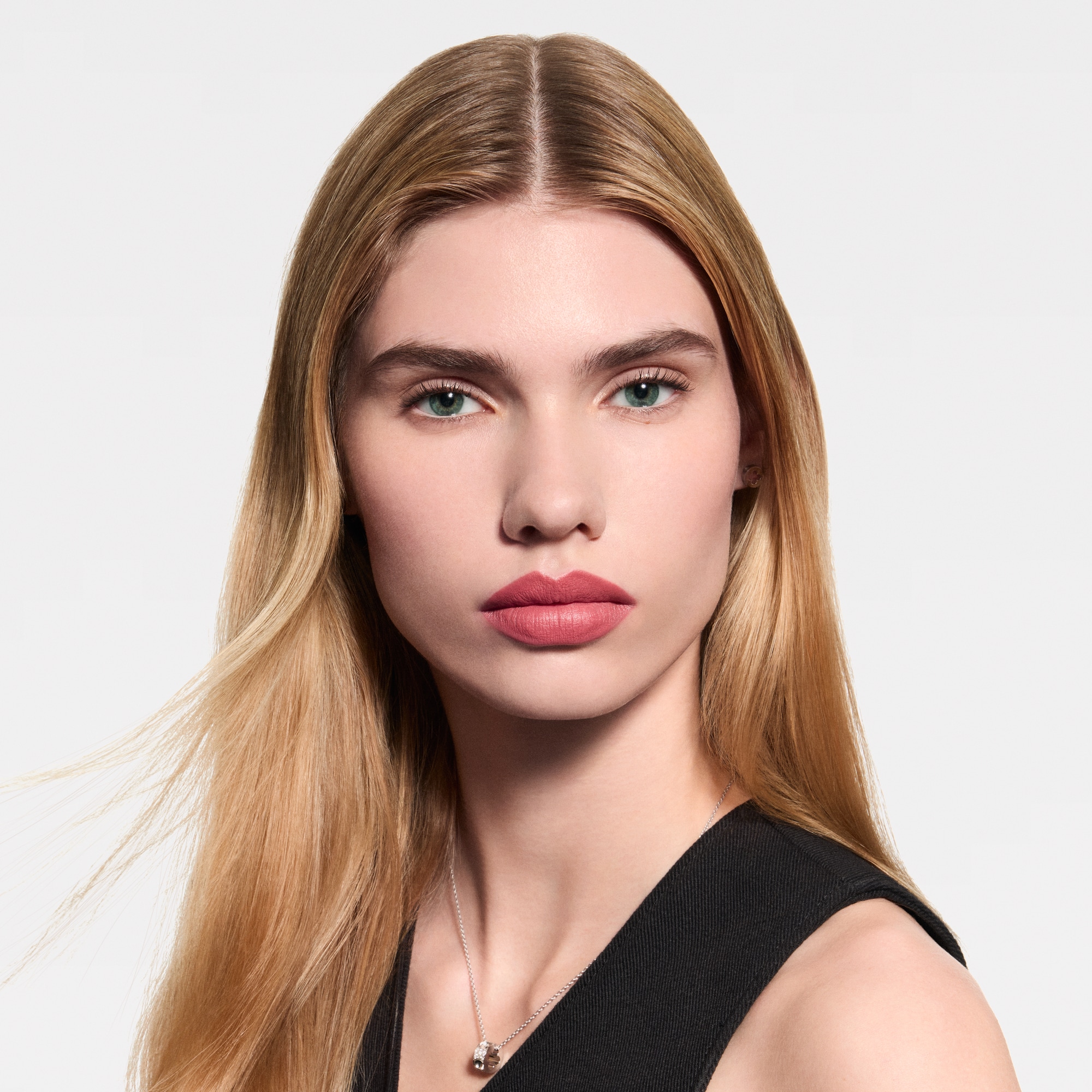  립 } LV 루즈 - 매트 립스틱 리필 | 루이비통 공식 온라인 스토어® (크게 보기)