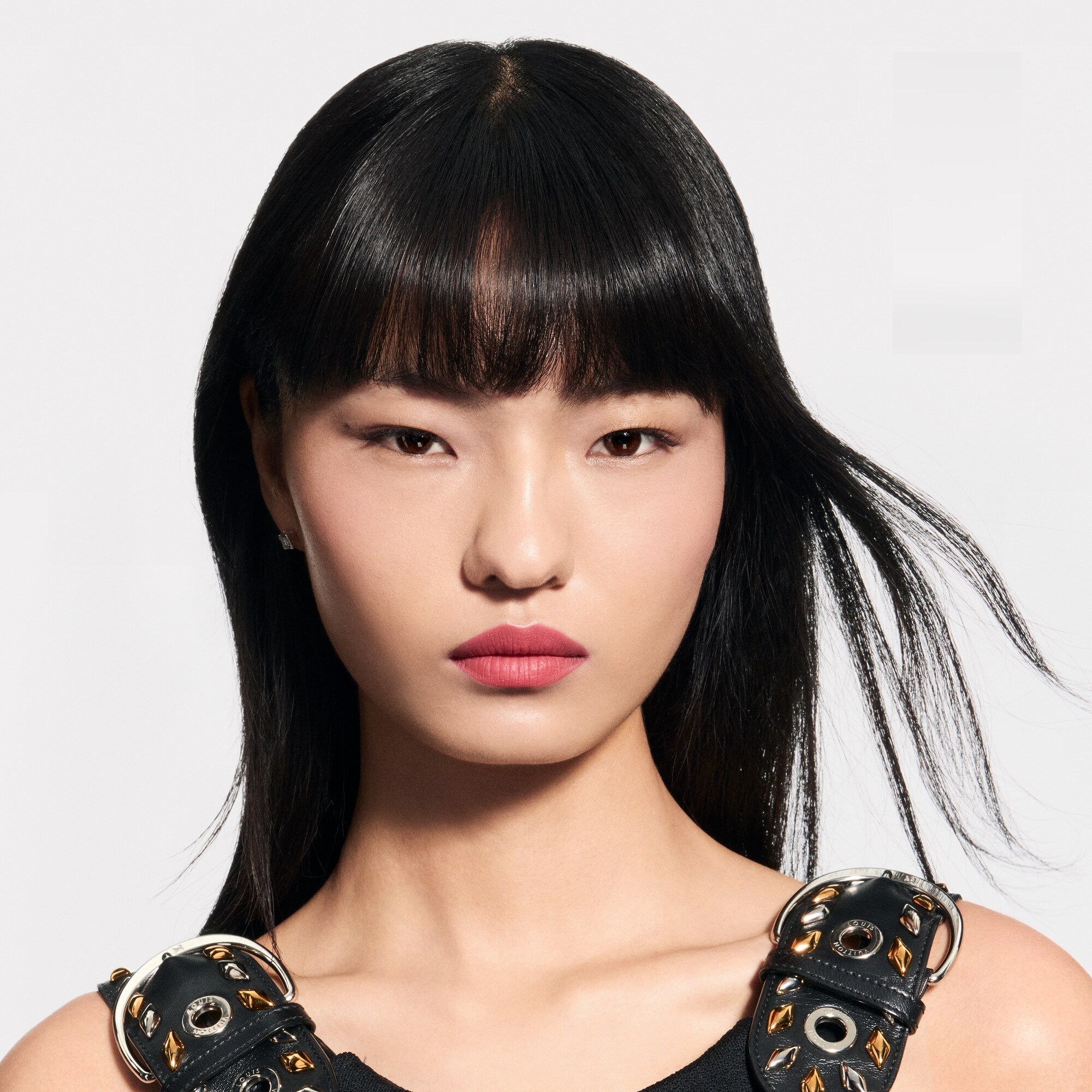  립 } LV 루즈 - 매트 립스틱 리필 | 루이비통 공식 온라인 스토어® (크게 보기)