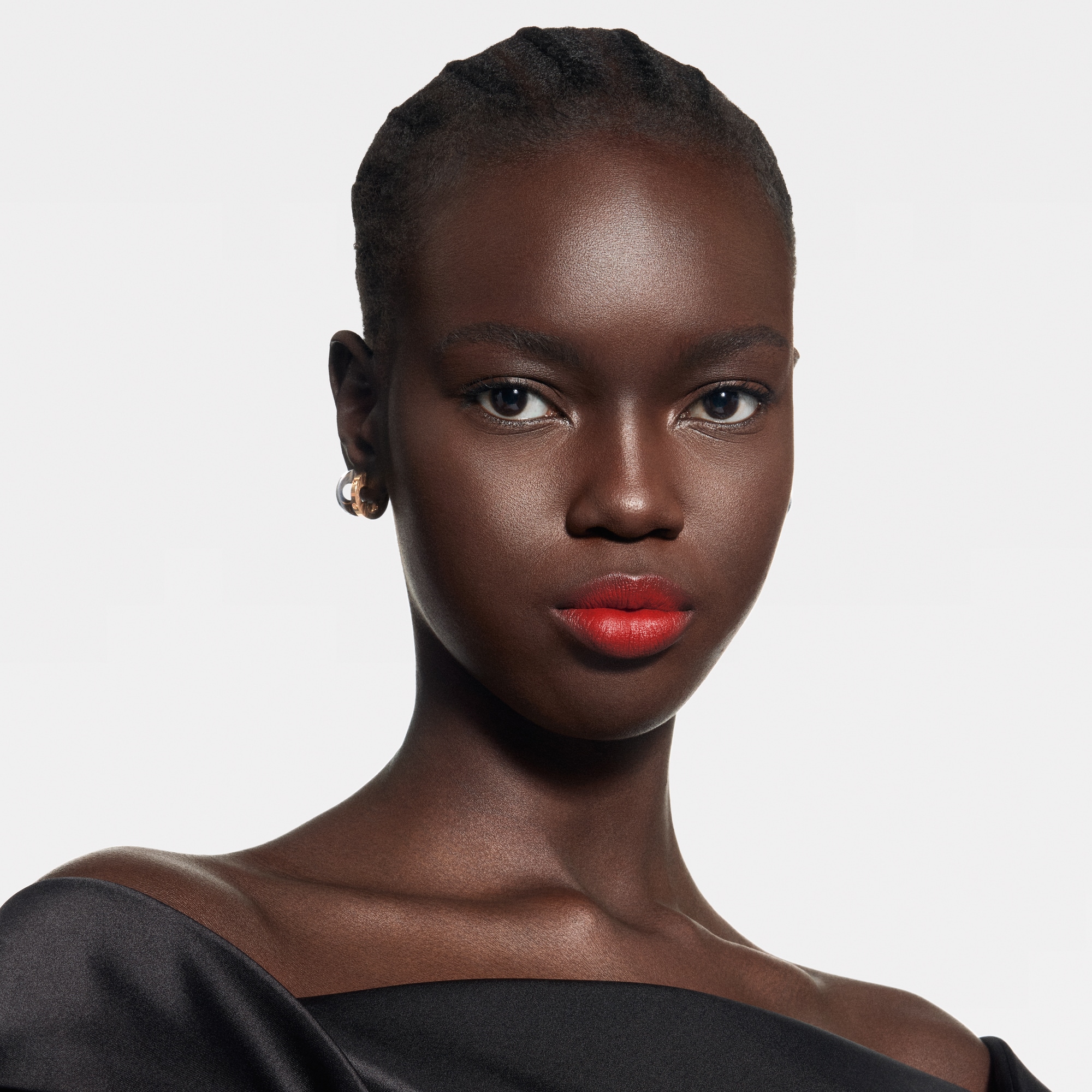  립 } LV 루즈 - 매트 립스틱 리필 | 루이비통 공식 온라인 스토어® (크게 보기)