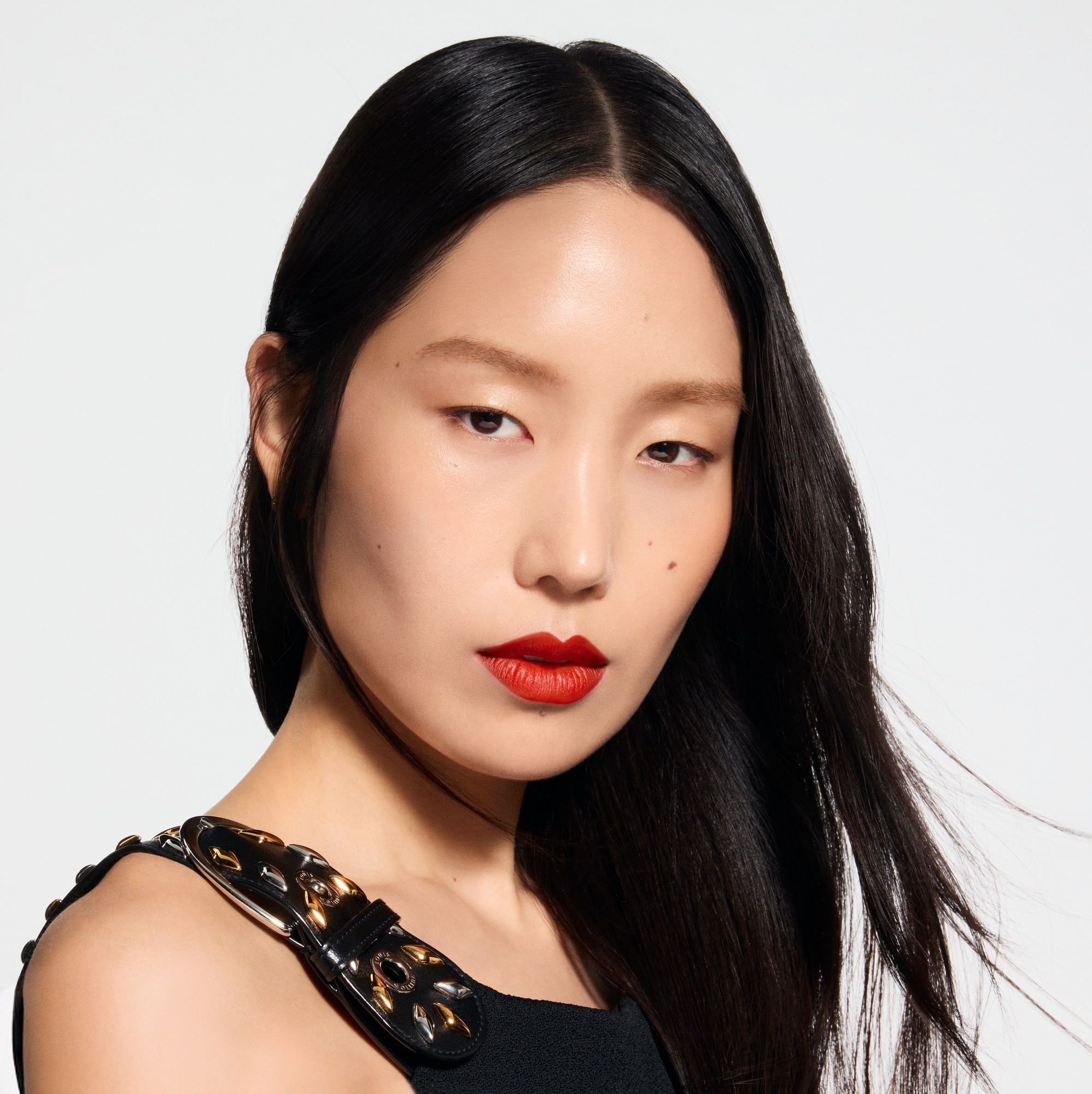  립 } LV 루즈 - 매트 립스틱 리필 | 루이비통 공식 온라인 스토어® (크게 보기)