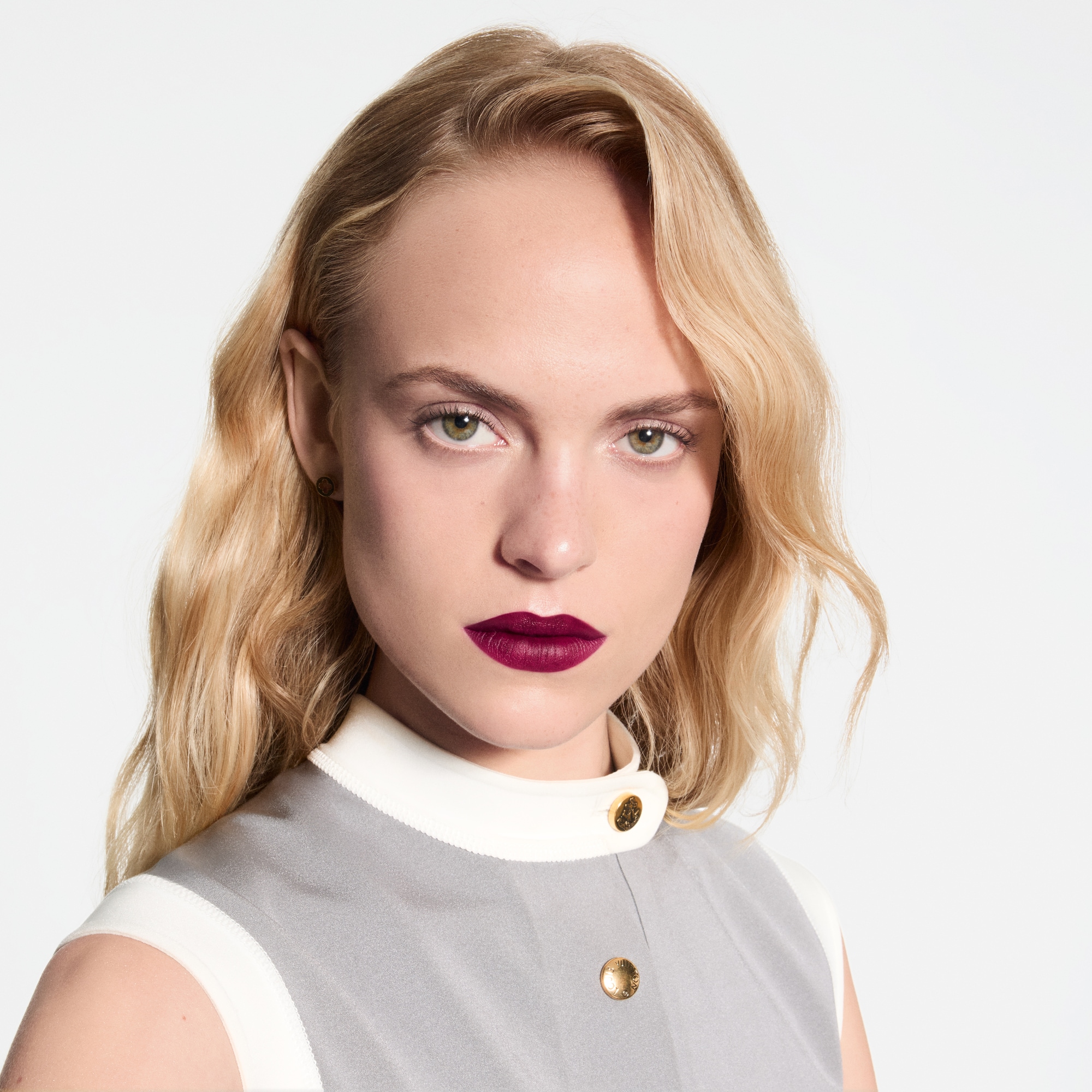  립 } LV 루즈 - 매트 립스틱 리필 | 루이비통 공식 온라인 스토어® (크게 보기)