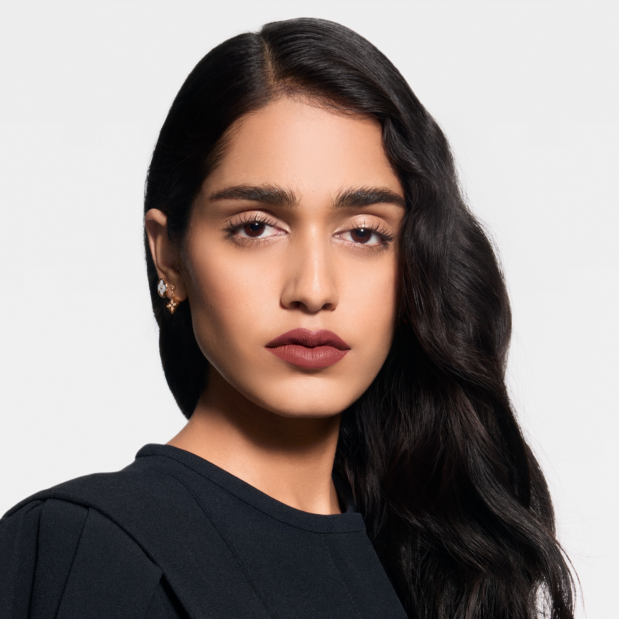  립 } LV 루즈 - 매트 립스틱 리필 | 루이비통 공식 온라인 스토어® (크게 보기)