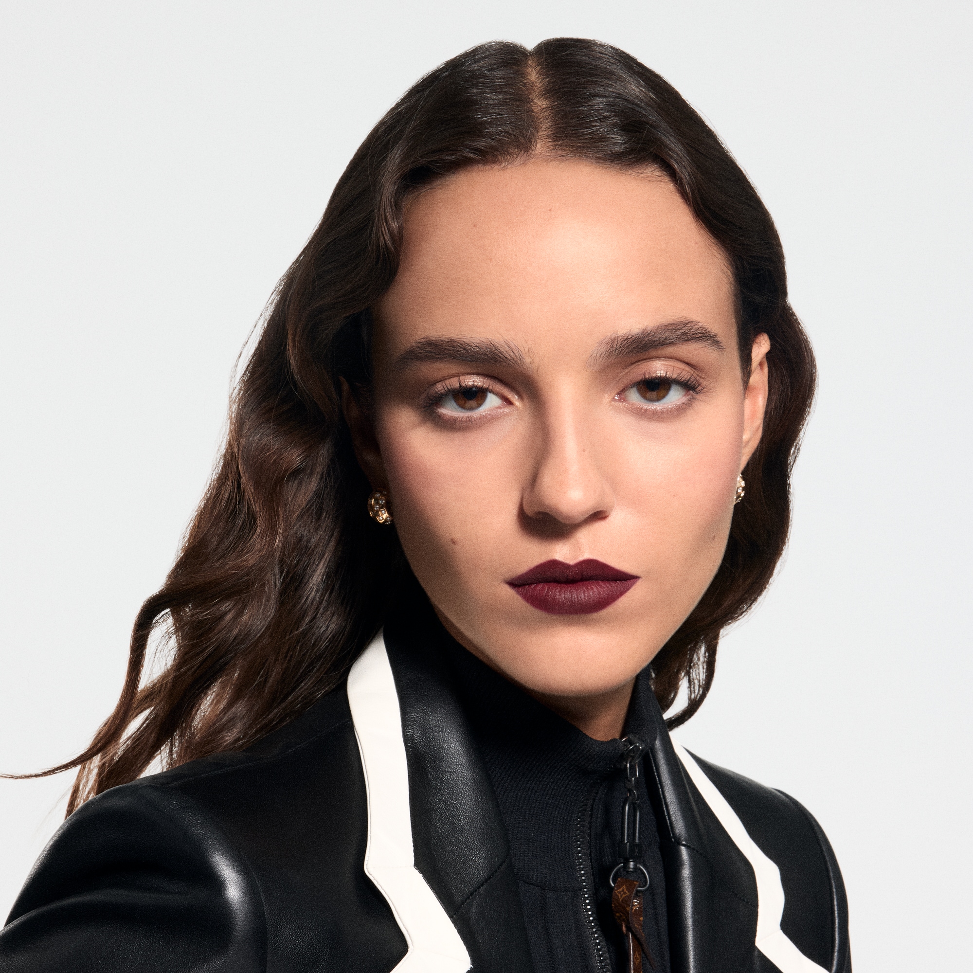  립 } LV 루즈 - 매트 립스틱 리필 | 루이비통 공식 온라인 스토어® (크게 보기)