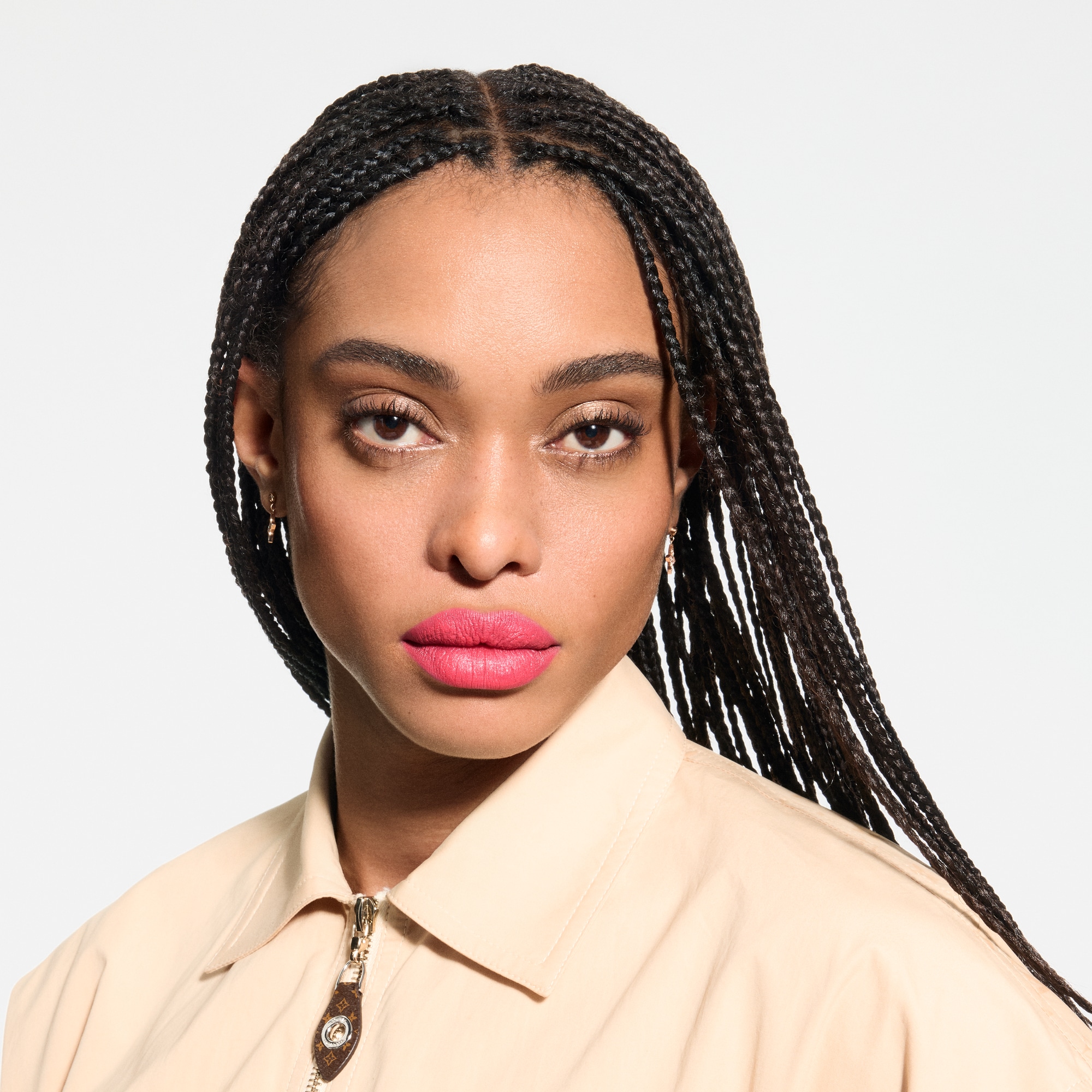  립 } LV 루즈 - 매트 립스틱 리필 | 루이비통 공식 온라인 스토어® (크게 보기)