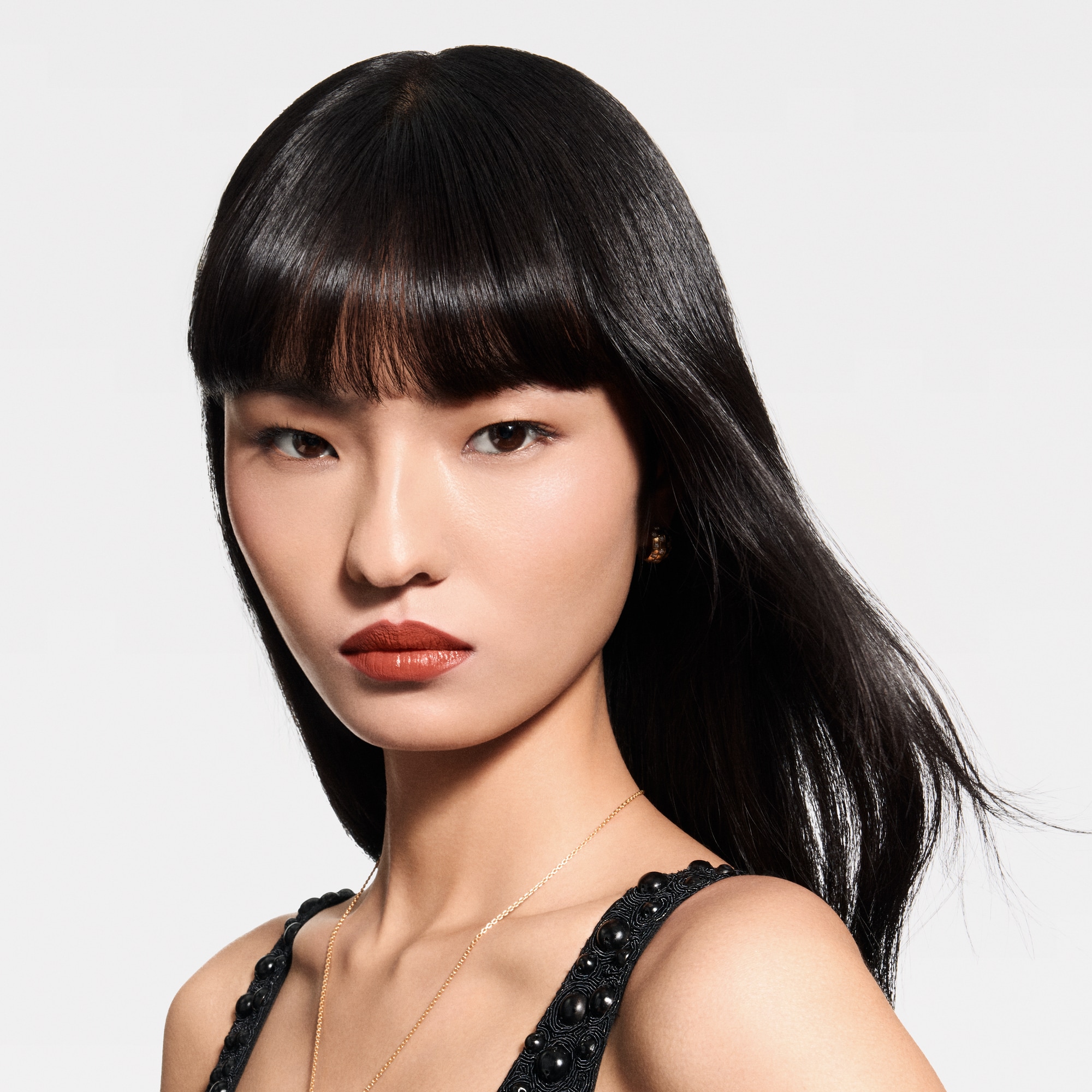  립 } LV 루즈 - 새틴 립스틱 리필 | 루이비통 공식 온라인 스토어® (크게 보기)