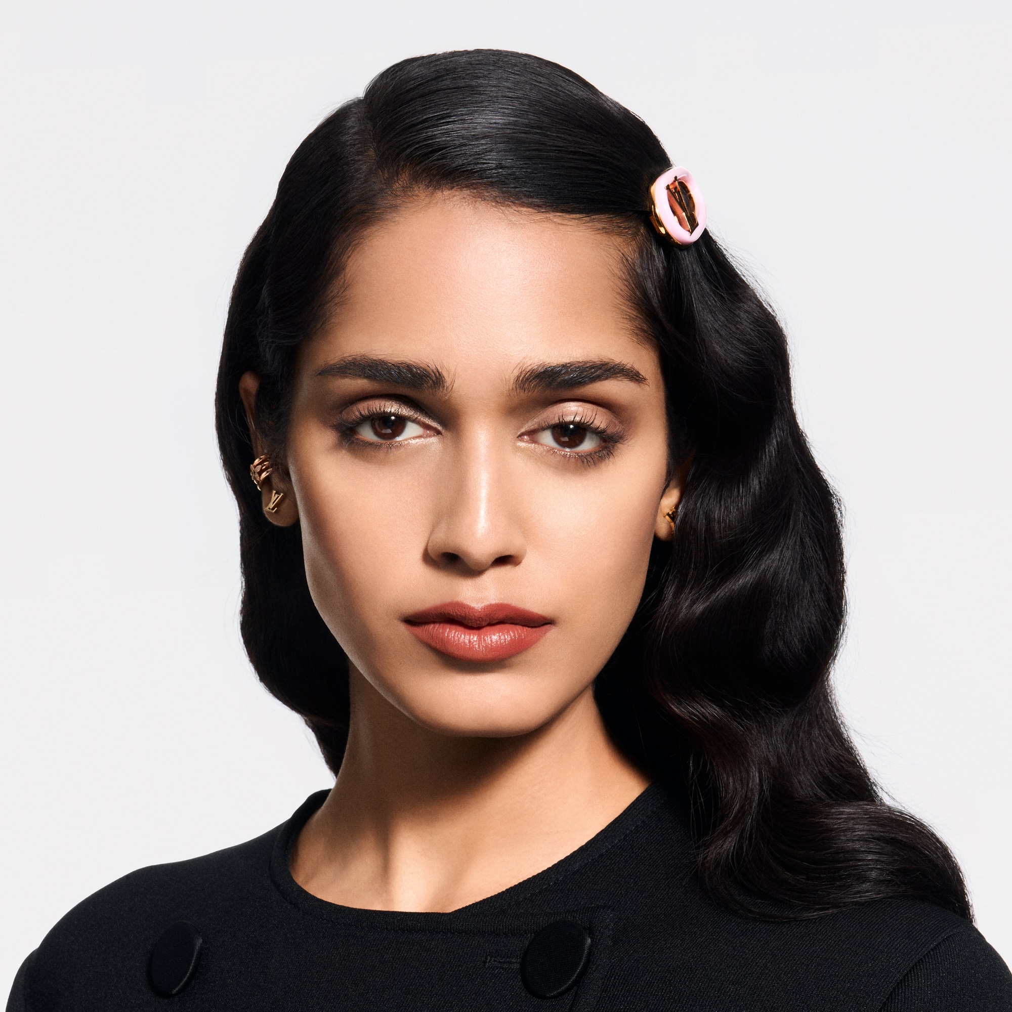  립 } LV 루즈 - 새틴 립스틱 리필 | 루이비통 공식 온라인 스토어® (크게 보기)