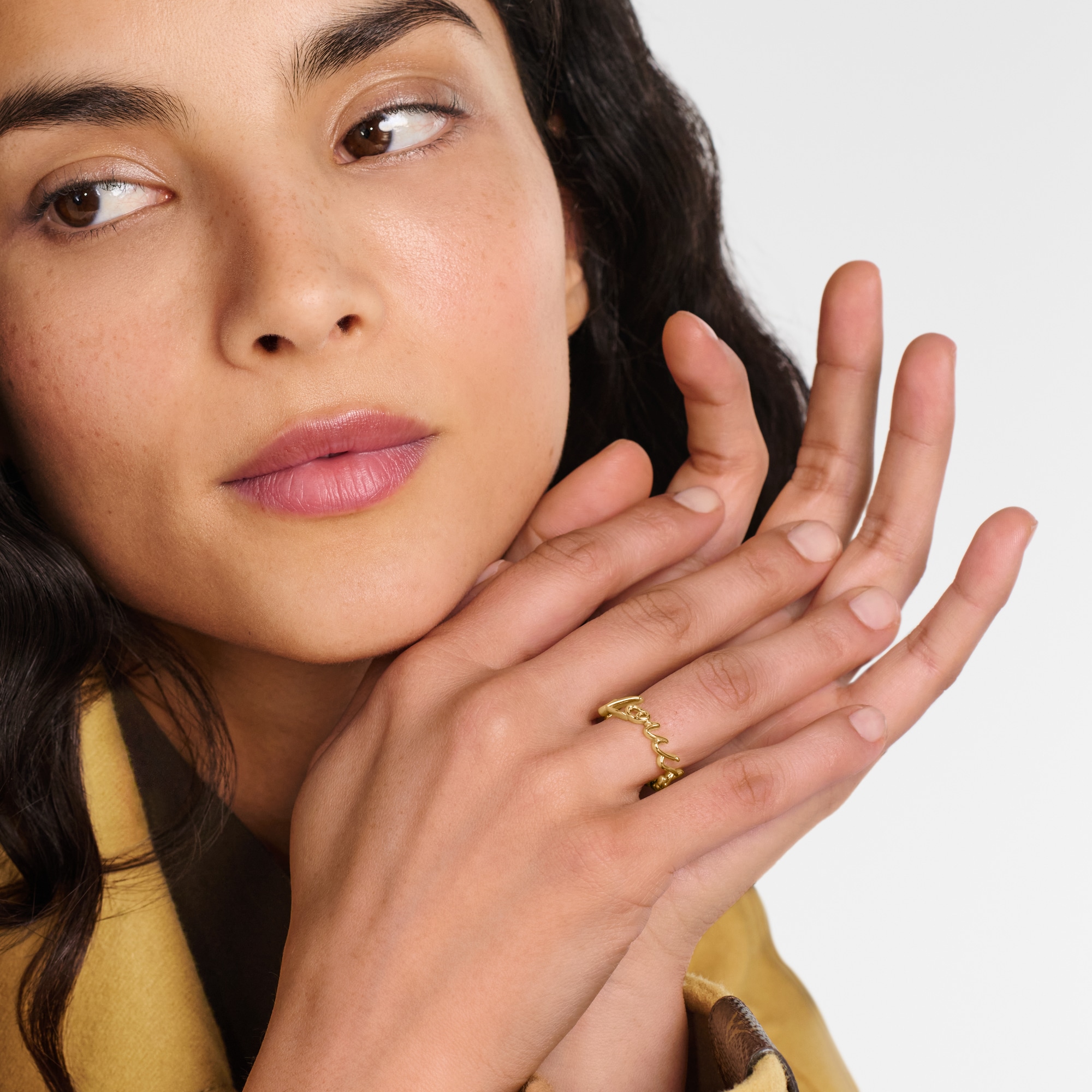 S00 패션 주얼리 반지 LV 스크립트 반지 | 루이비통 공식 온라인 스토어® (크게 보기)