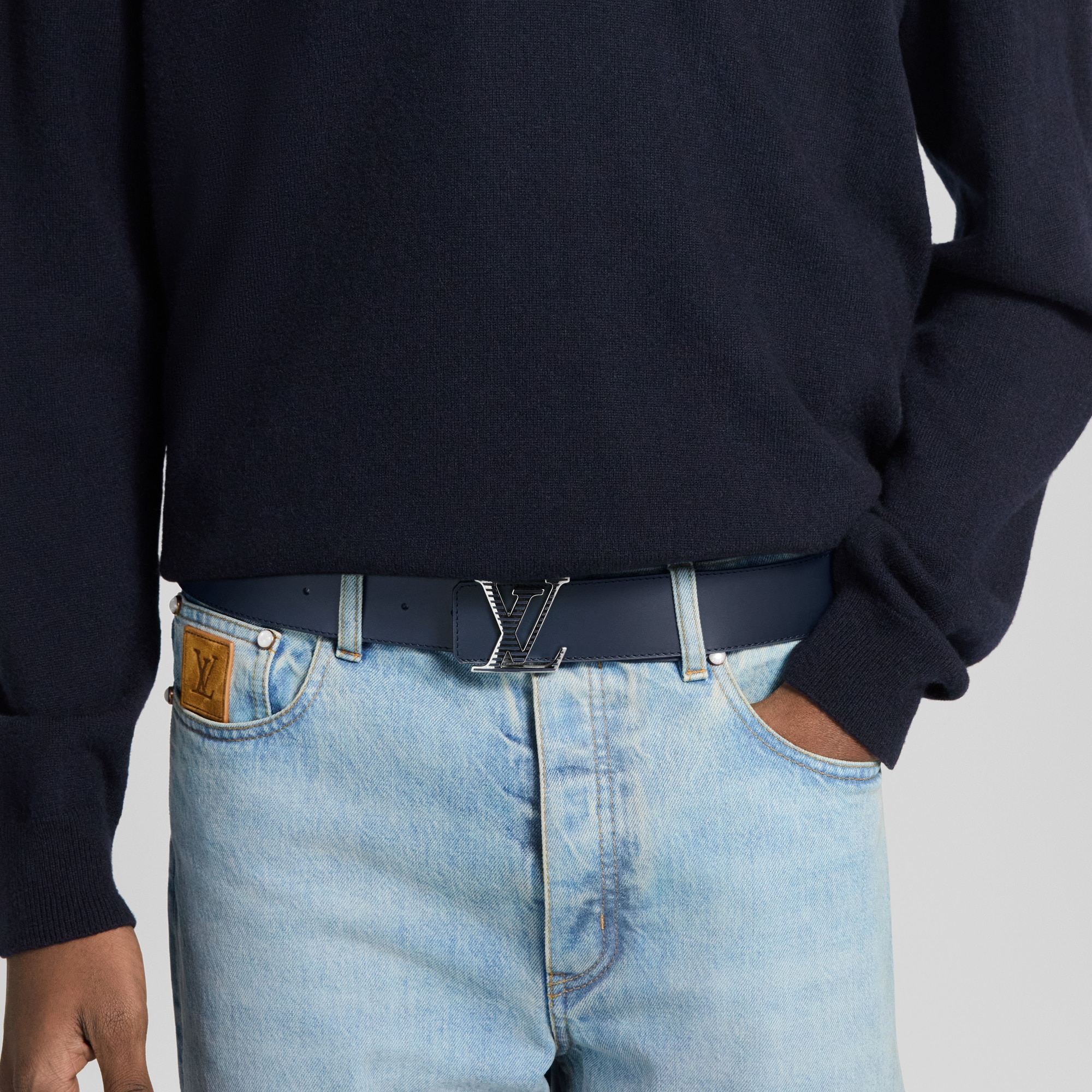  액세서리 벨트 LV 섀도우 (LV Shadow) 40mm 리버서블 벨트 | 루이비통 공식 온라인 스토어® (크게 보기)