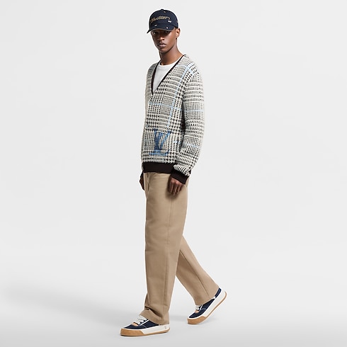 슈즈 스니커즈 LV 틸티드 스니커즈 | 루이비통 공식 온라인 스토어® (크게 보기)