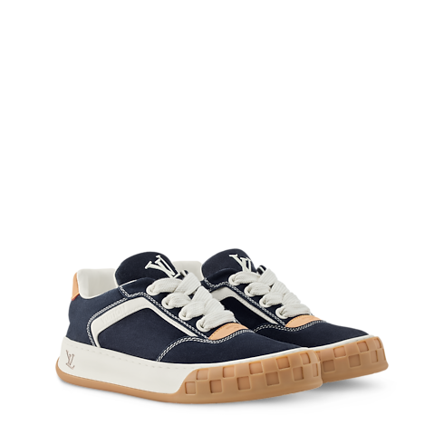 슈즈 스니커즈 LV 틸티드 스니커즈 | 루이비통 공식 온라인 스토어® (크게 보기)