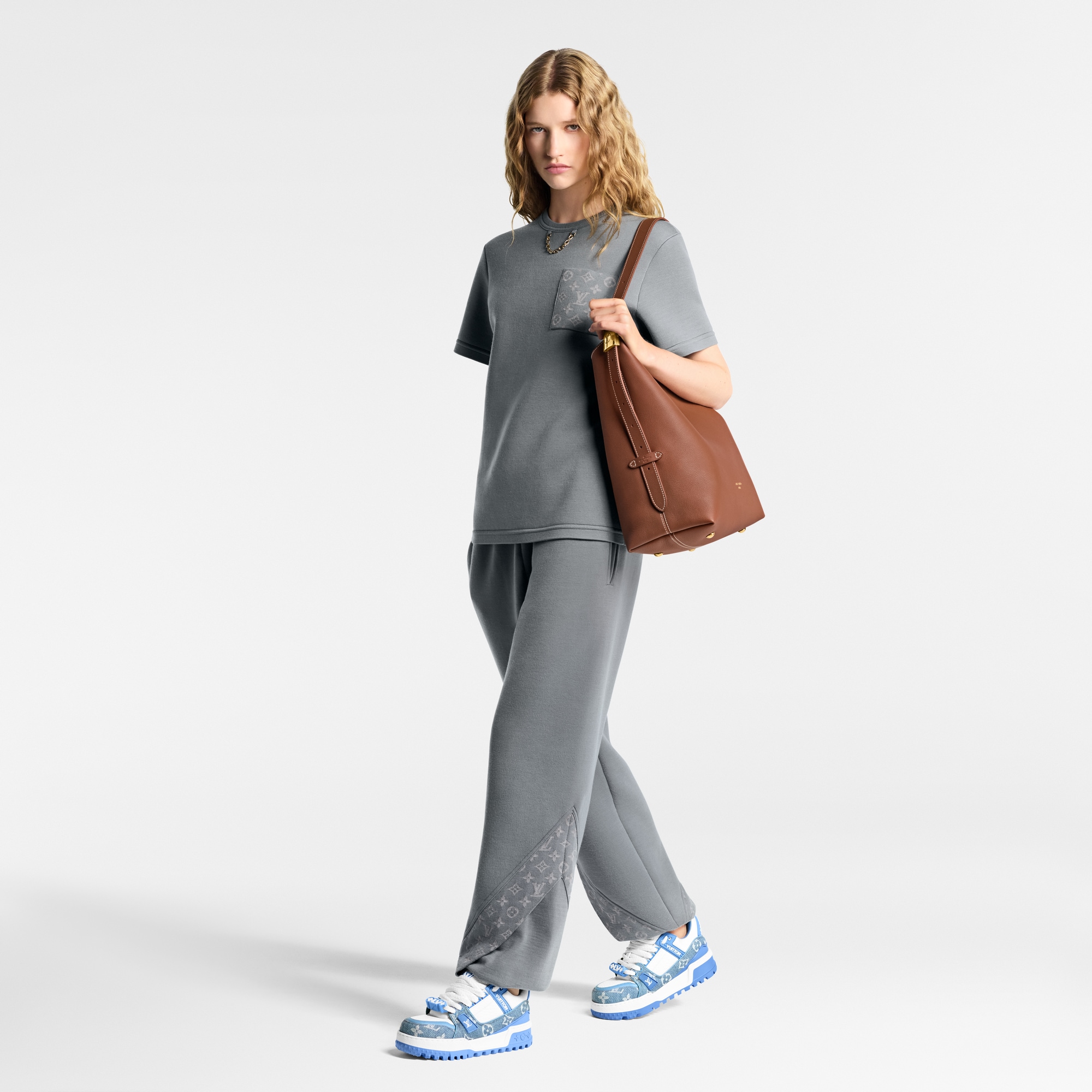  슈즈 스니커즈 LV 트레이너 맥시 스니커즈 | 루이비통 공식 온라인 스토어® (크게 보기)