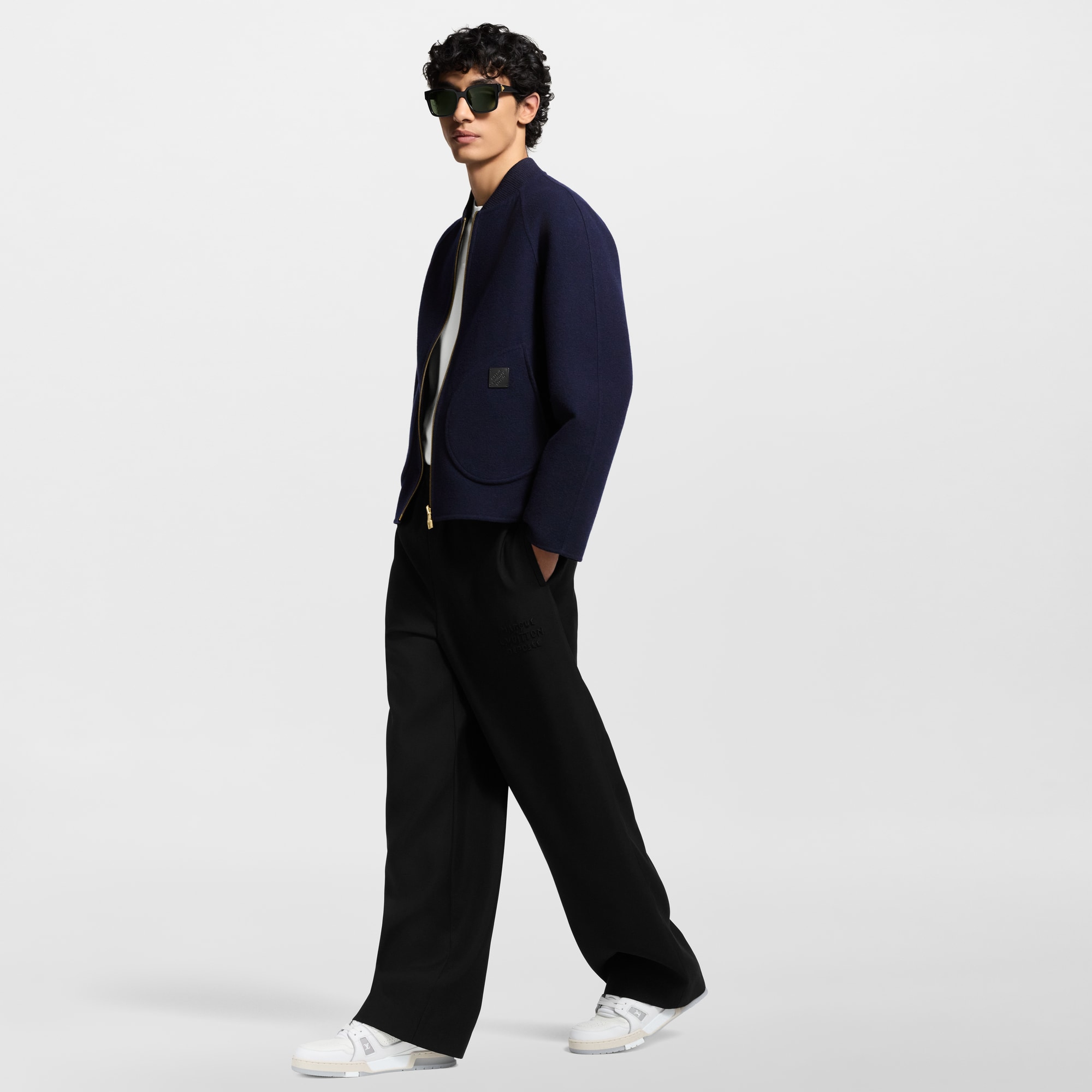  슈즈 스니커즈 LV 트레이너 스니커즈 | 루이비통 공식 온라인 스토어® (크게 보기)