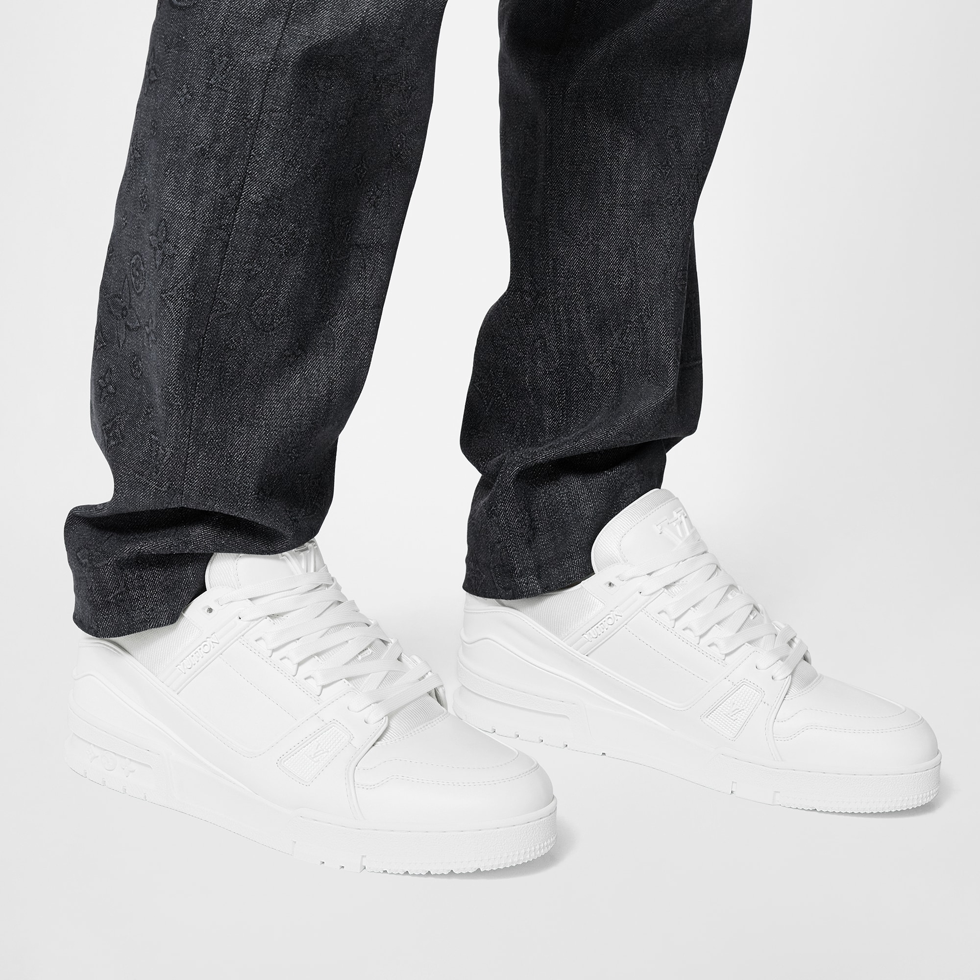  슈즈 스니커즈 LV 트레이너 스니커즈 | 루이비통 공식 온라인 스토어® (크게 보기)