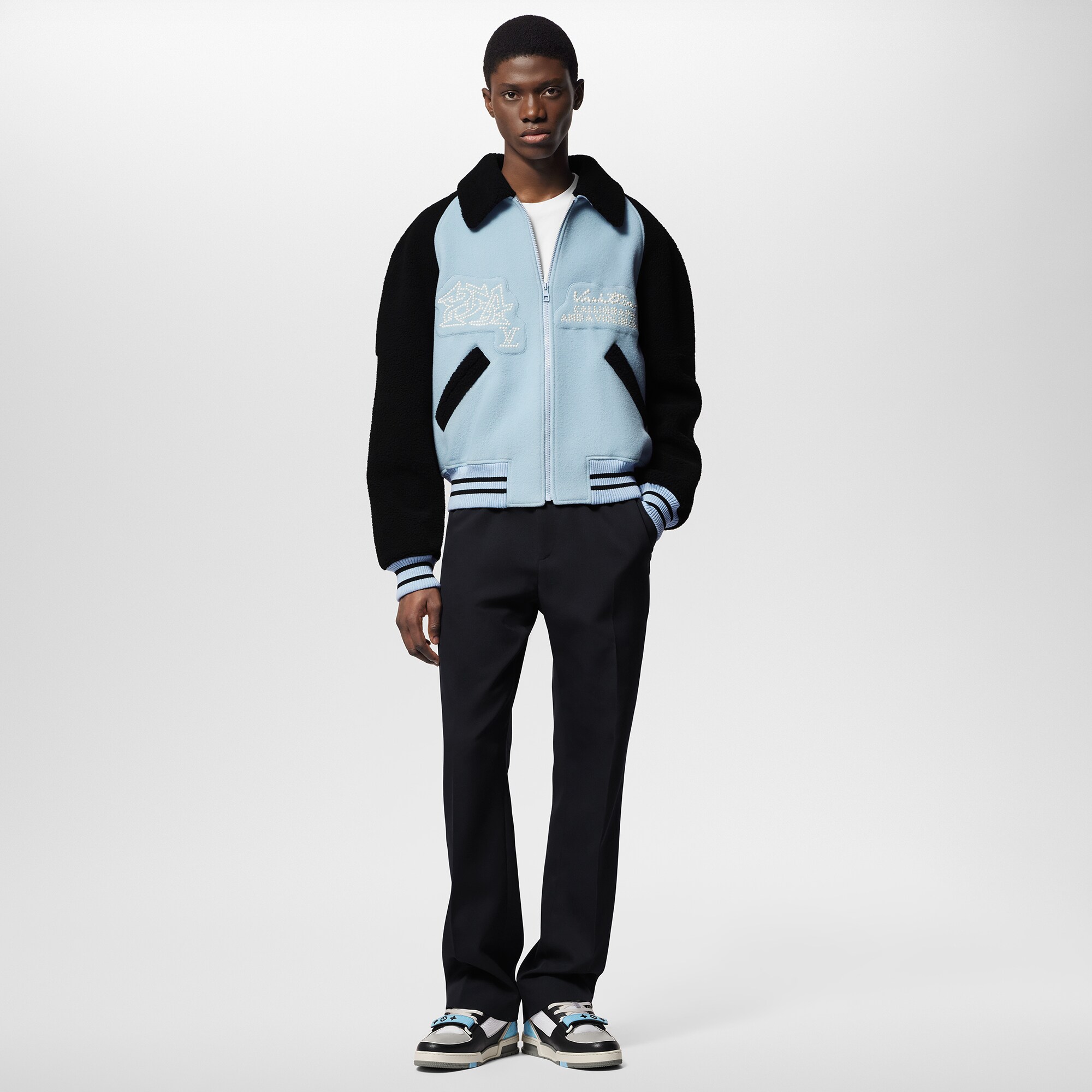  슈즈 스니커즈 LV 트레이너 스니커즈 | 루이비통 공식 온라인 스토어® (크게 보기)