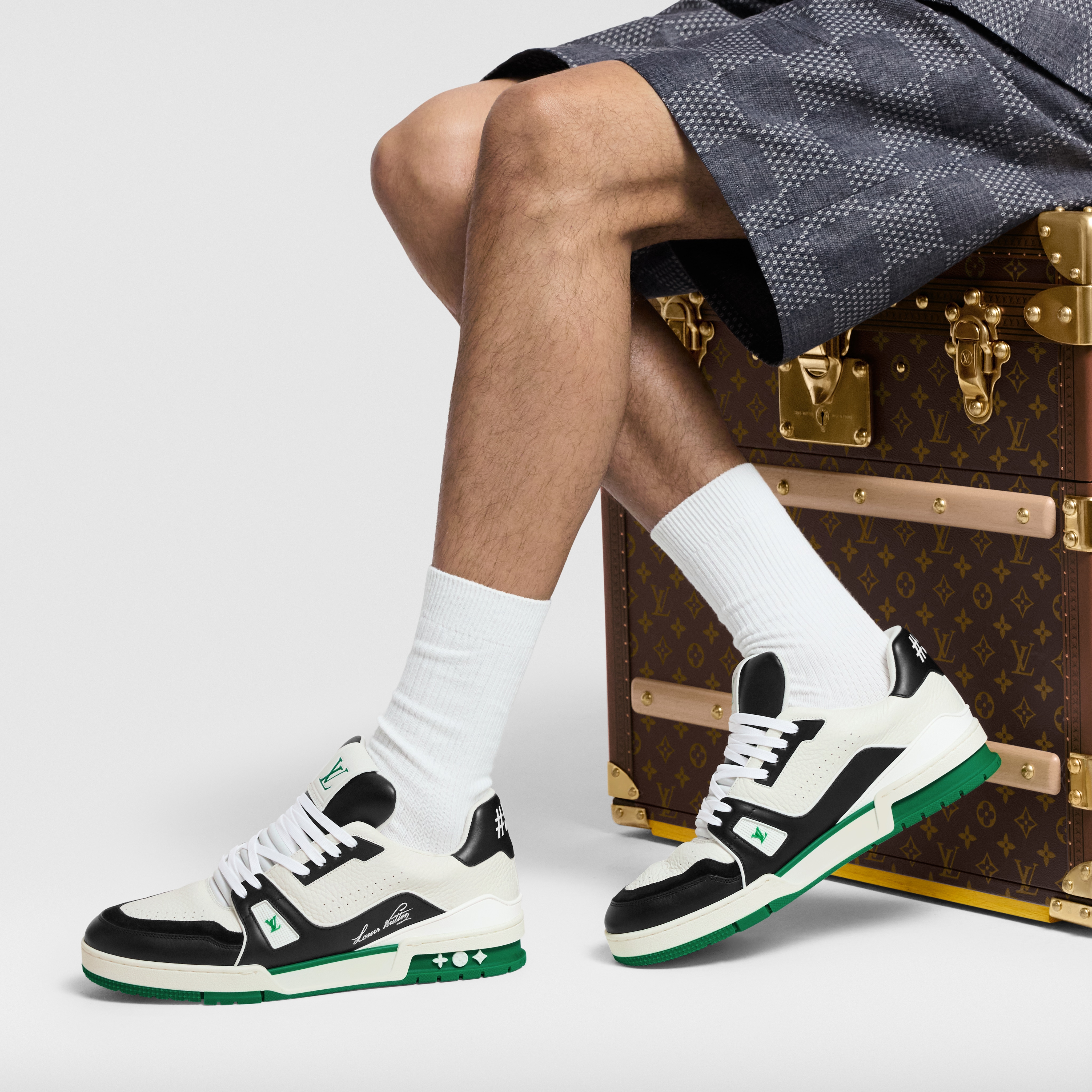  슈즈 스니커즈 LV 트레이너 스니커즈 | 루이비통 공식 온라인 스토어® (크게 보기)
