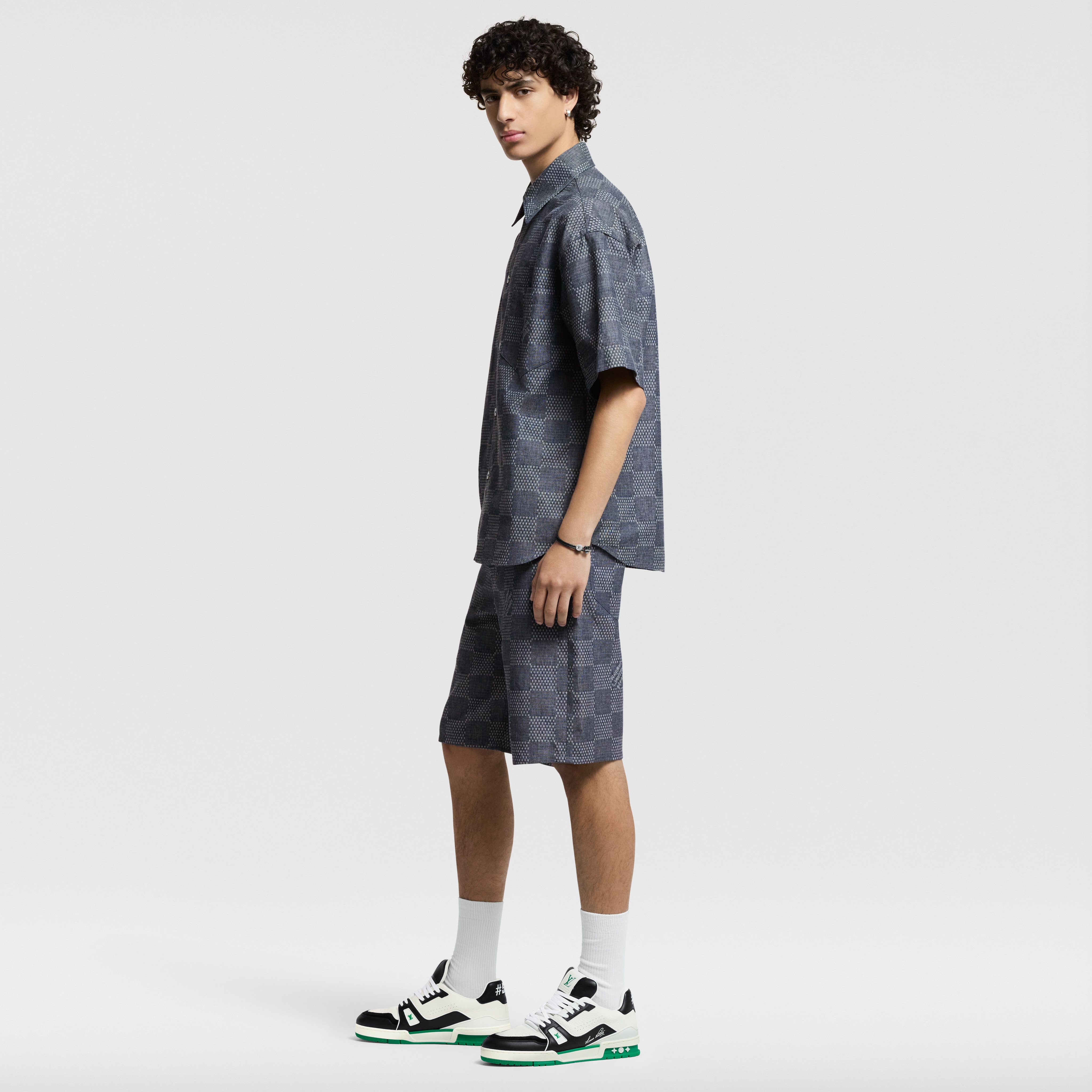  슈즈 스니커즈 LV 트레이너 스니커즈 | 루이비통 공식 온라인 스토어® (크게 보기)