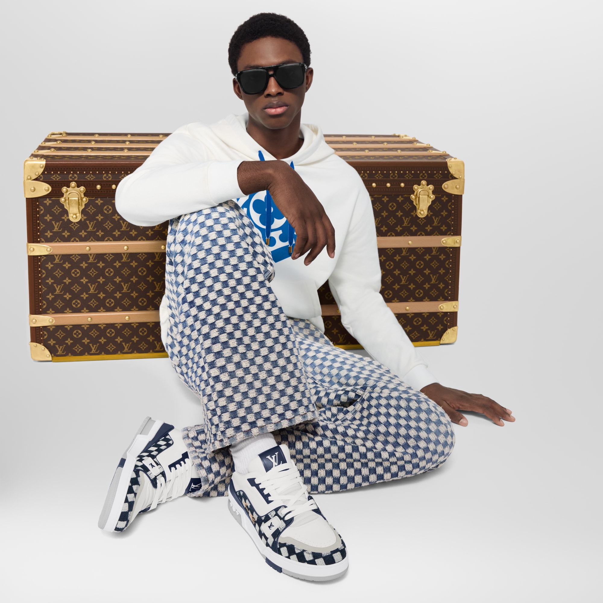  슈즈 스니커즈 LV 트레이너 스니커즈 | 루이비통 공식 온라인 스토어® (크게 보기)