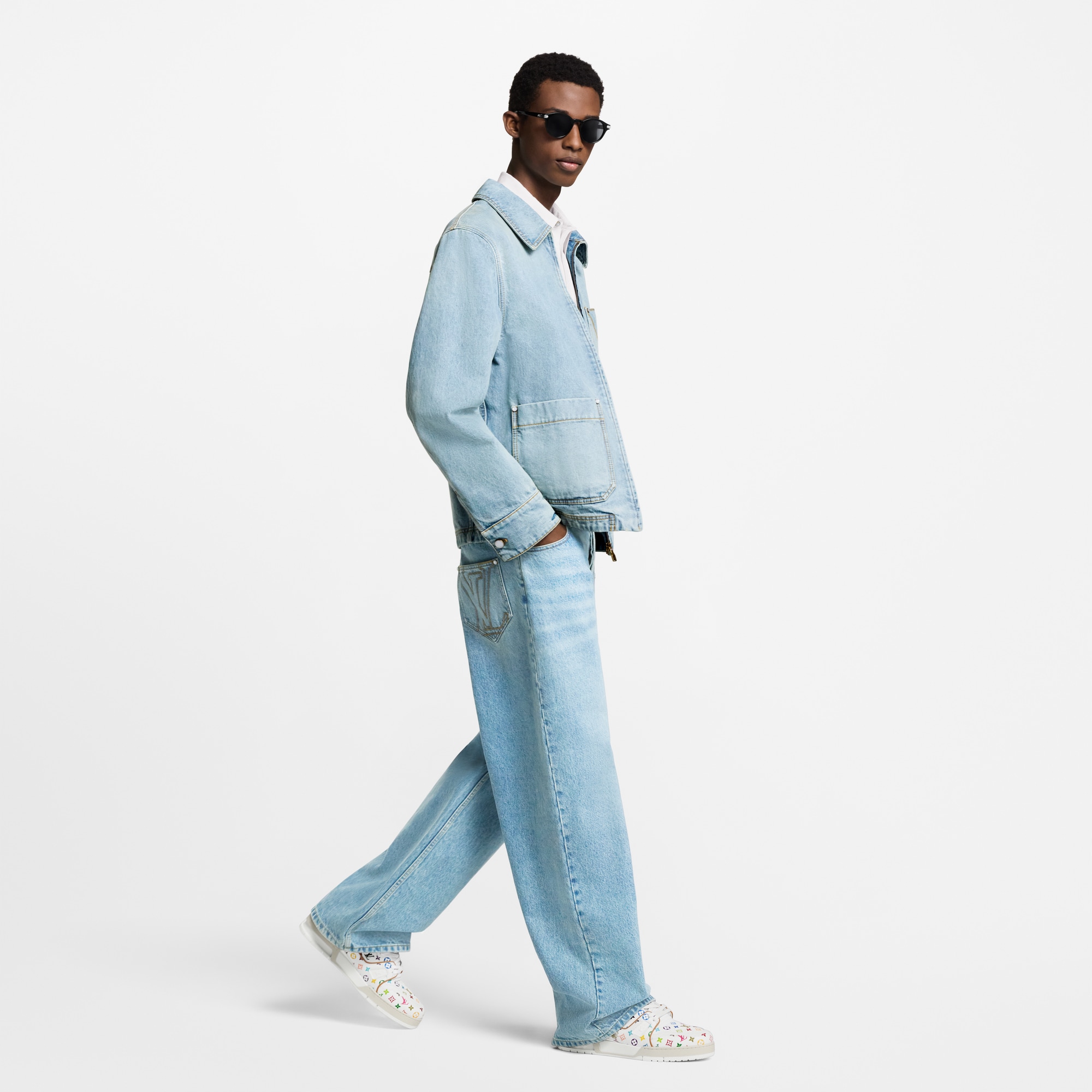  슈즈 스니커즈 LV x TM LV 트레이너 스니커즈 | 루이비통 공식 온라인 스토어® (크게 보기)