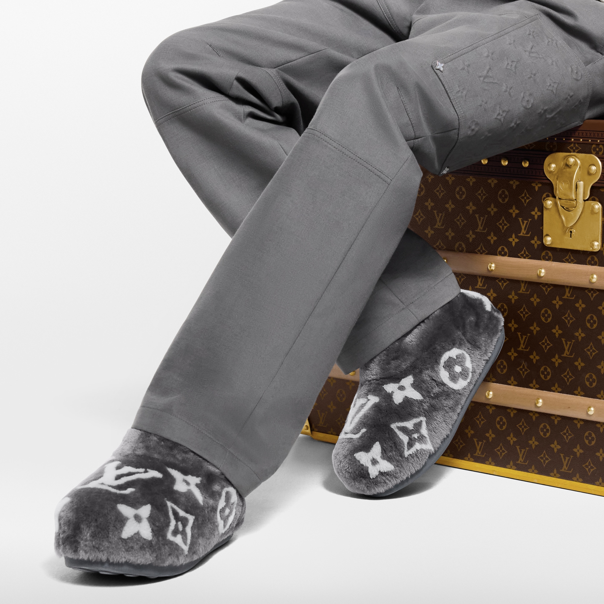  남성 신제품 LV 스키 LV 예티 슬립 온 | 루이비통 공식 온라인 스토어® (크게 보기)